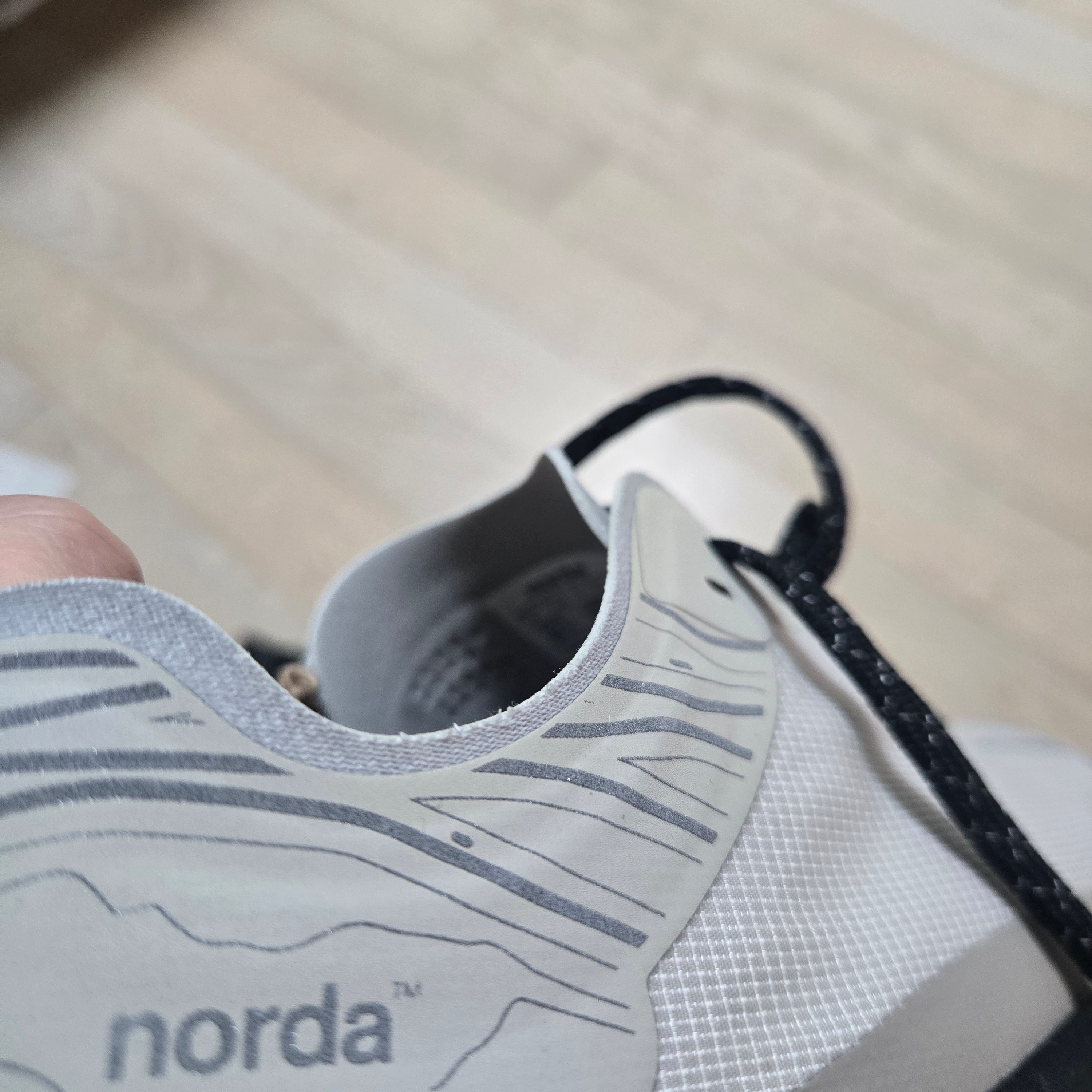 Norda 001/A Cinder 착용 스타일 - 1