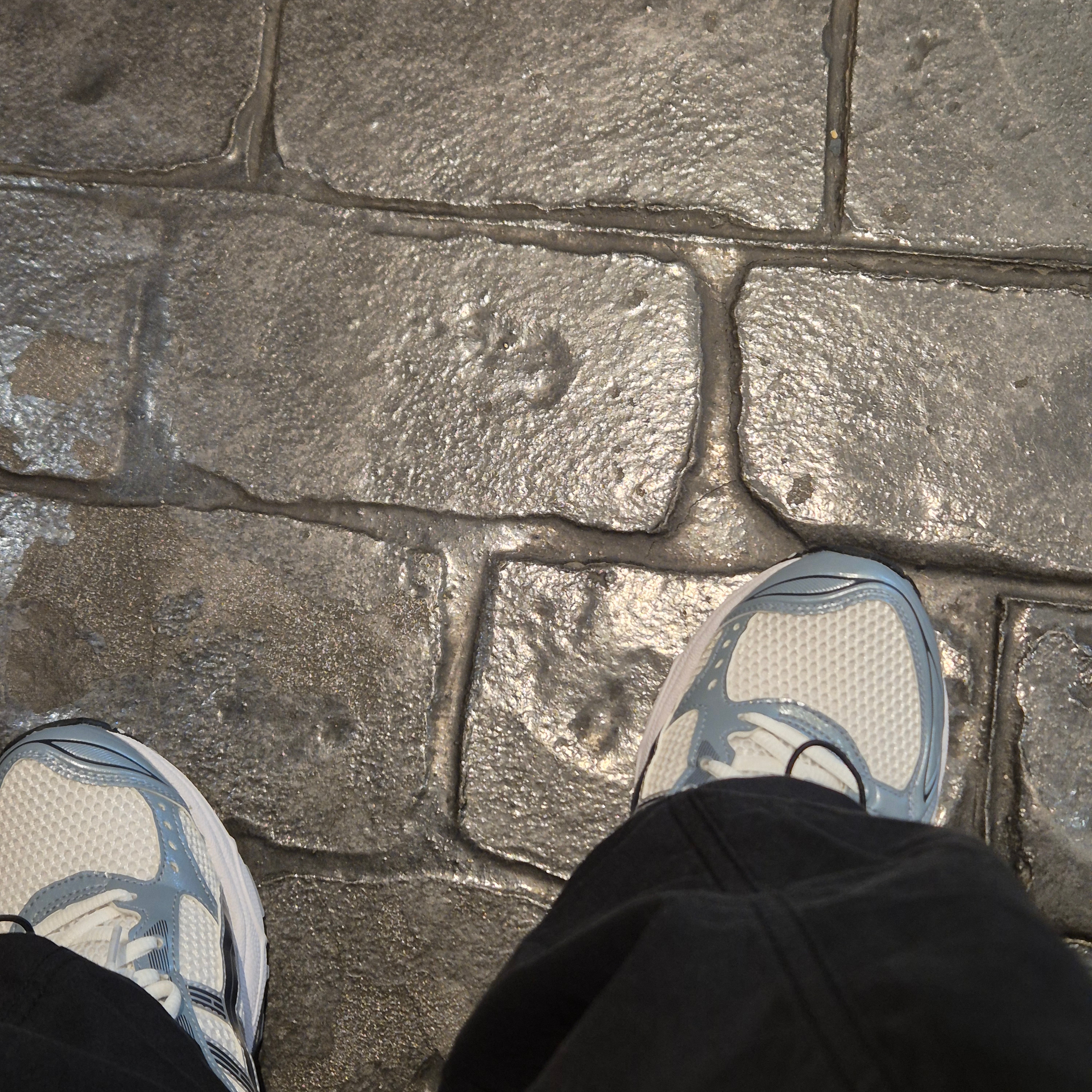 Asics Gel-Kayano 14 White Fjord Grey 착용 스타일