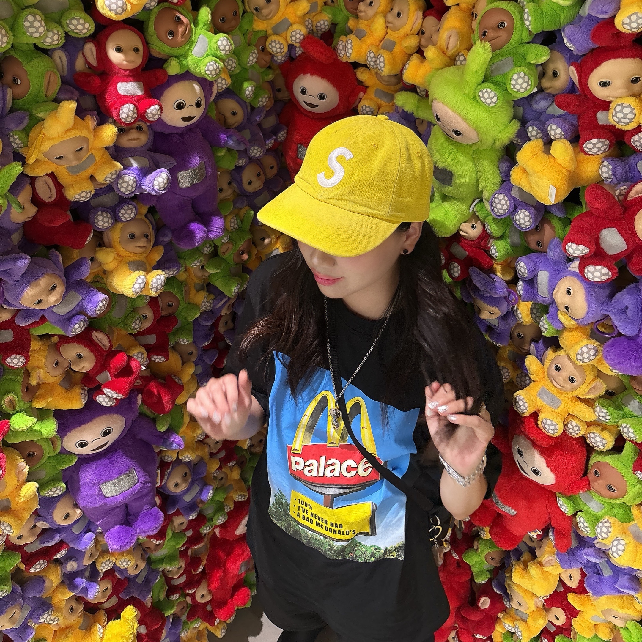 Palace x McDonald's Sign T-Shirt Black - 23FW, Supreme Cordura Denim S Logo 6-Panel Yellow - 25SS 착용 스타일 - 2