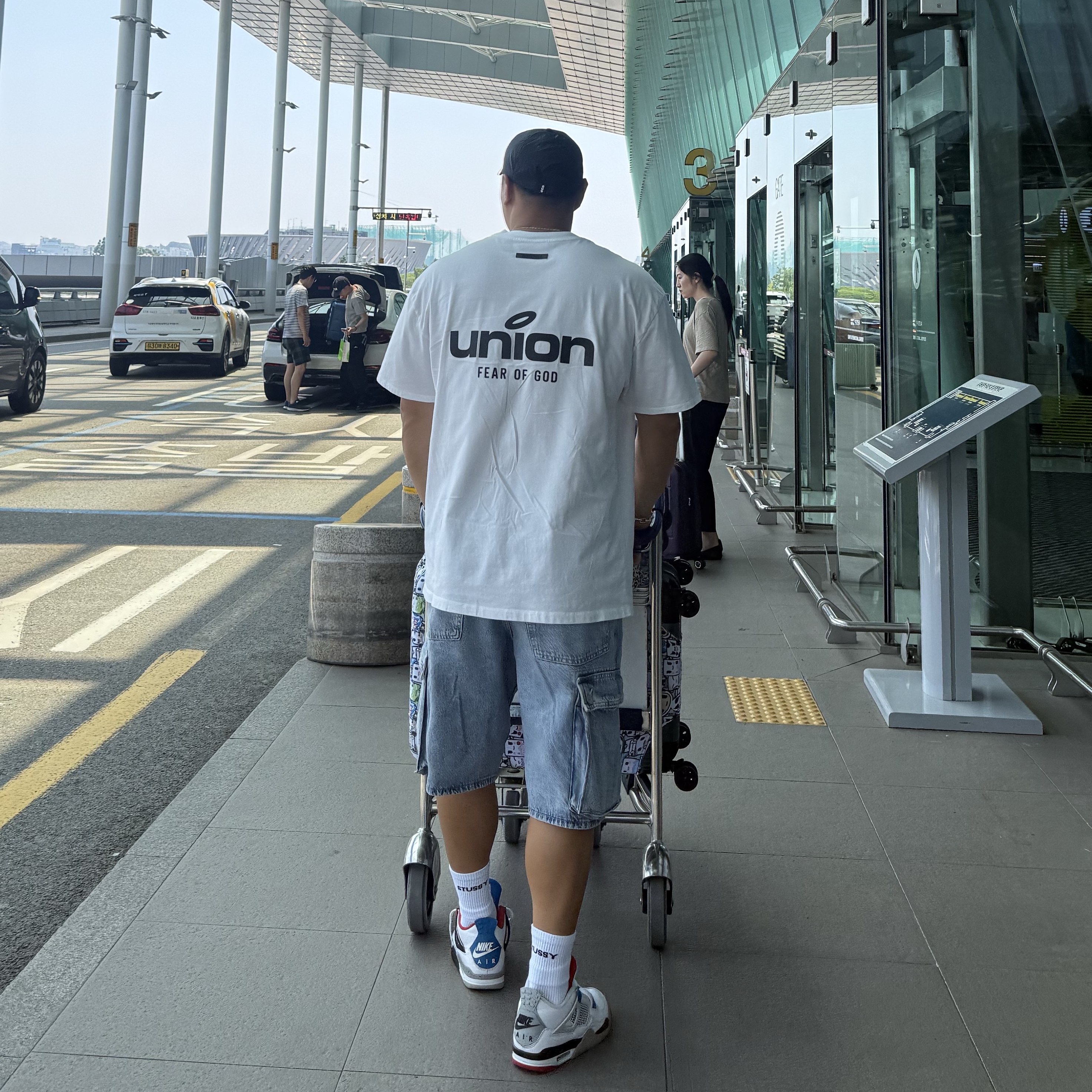 Essentials x Union Vintage T-Shirt White - 21FW, Jordan 4 Retro What The 4 착용 스타일