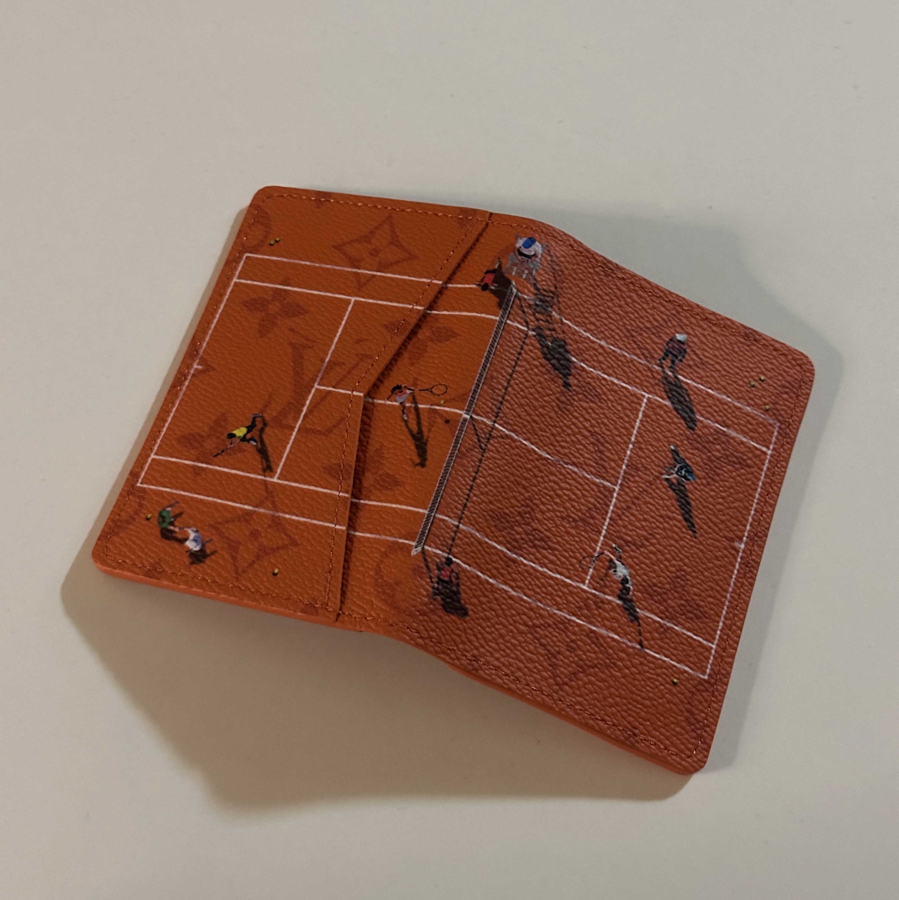 Louis Vuitton Pocket Organizer Brick Red 착용 스타일 - 2