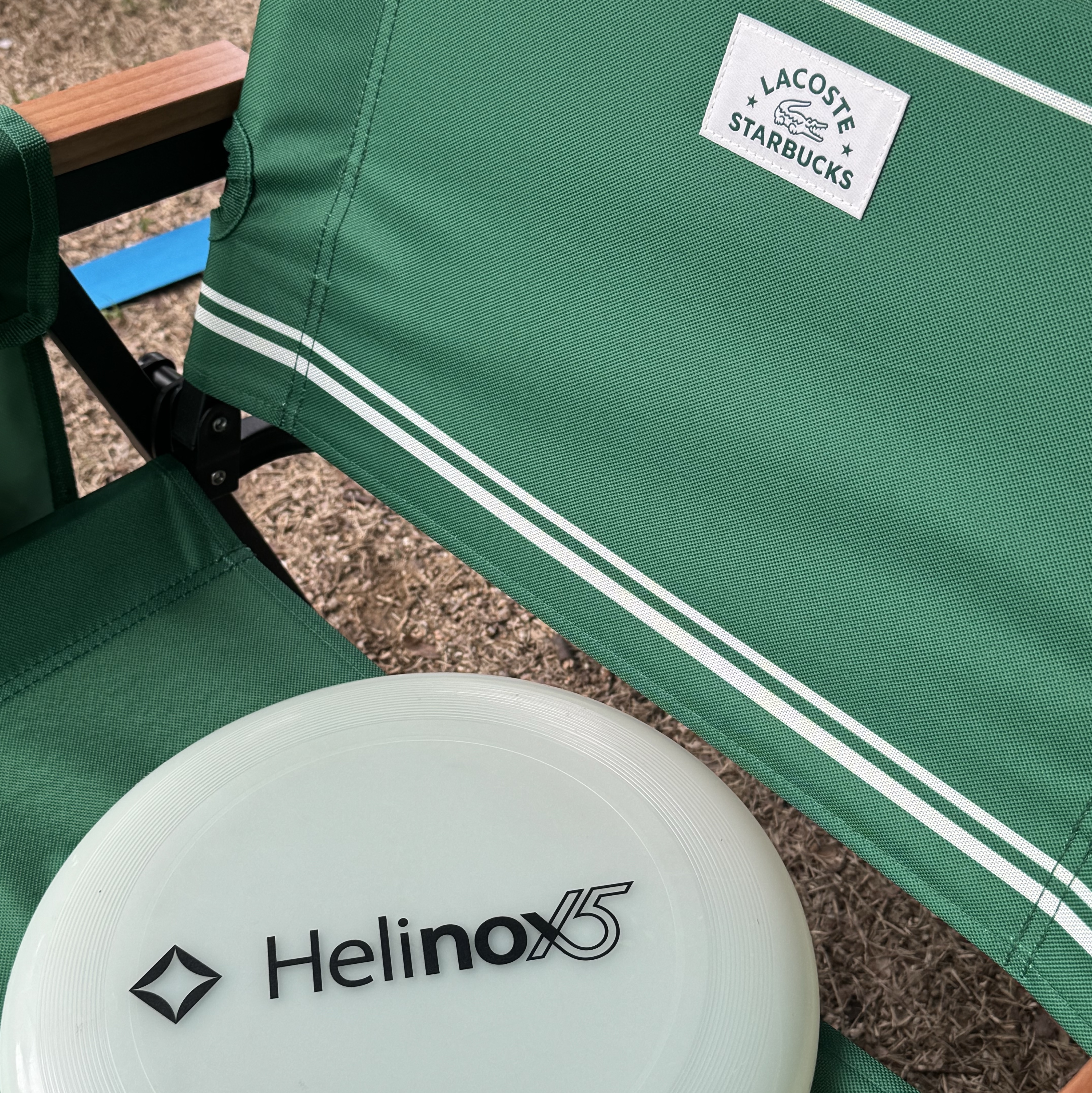 Starbucks x Lacoste Wide Folding Chair Green 착용 스타일