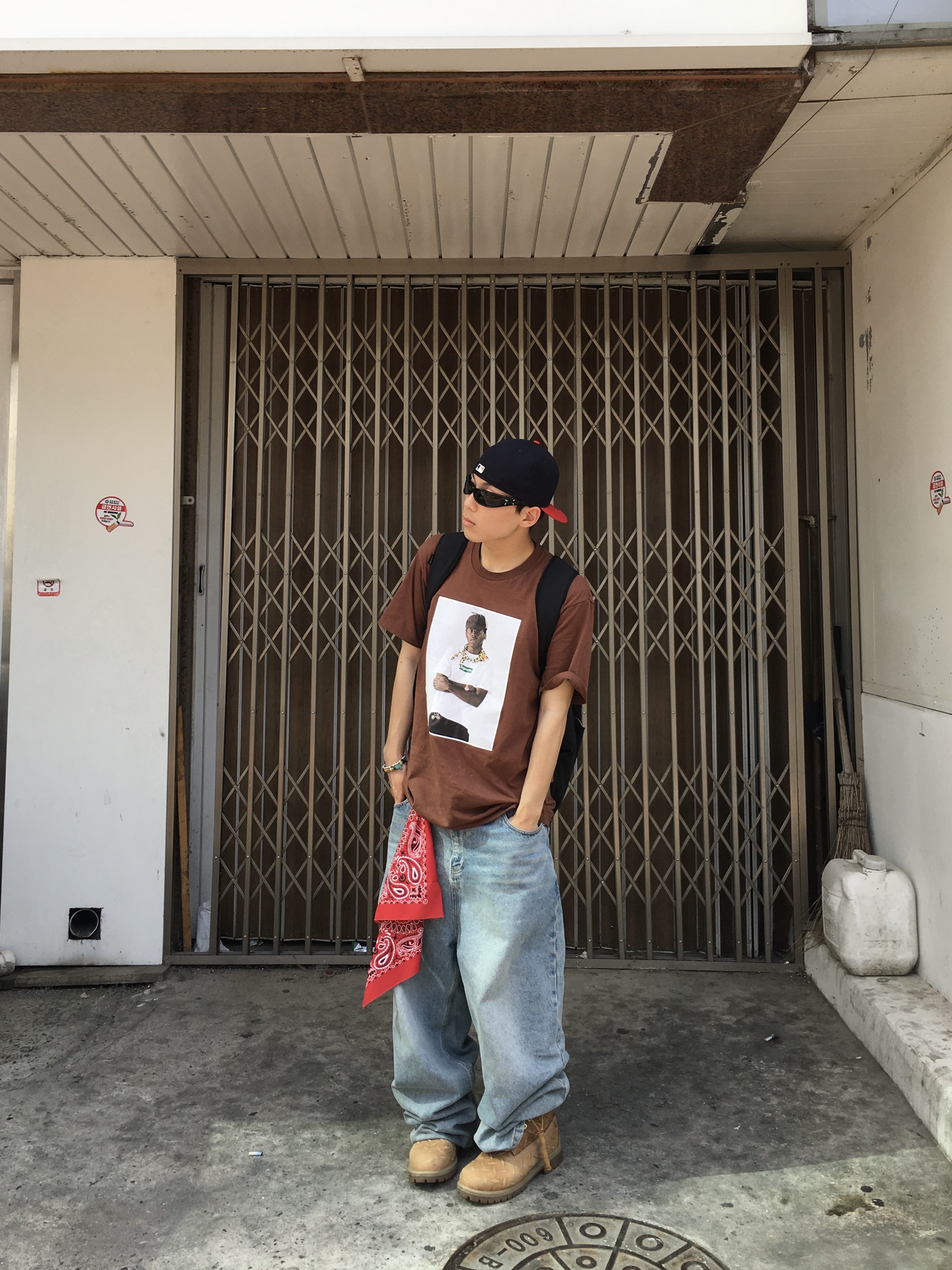 Gentle Monster x Maison Margiela MM203 Black Gray, Supreme Tyler The Creator T-Shirt Brown - 24FW 착용 스타일 - 1