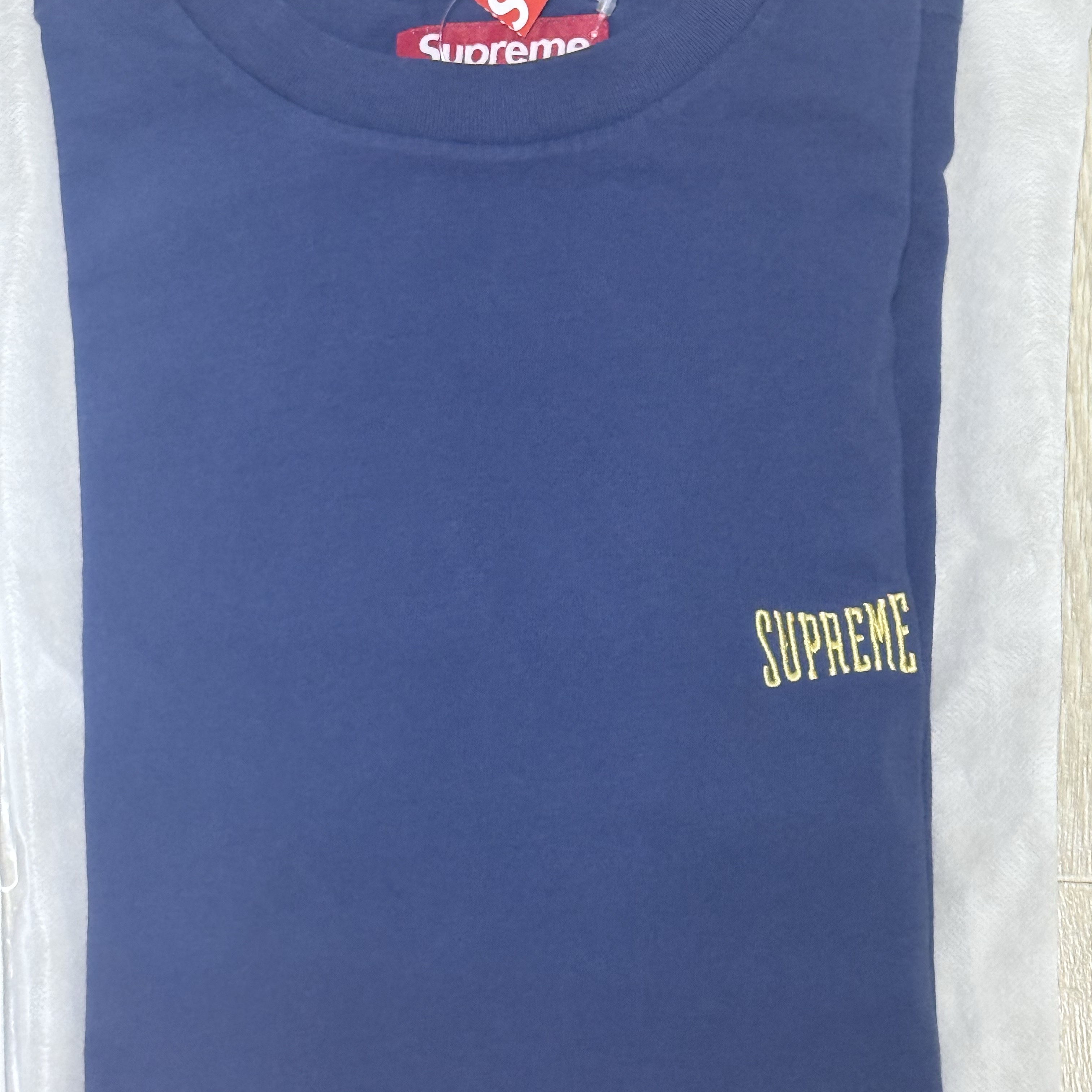 Supreme Warm Up Washed S/S Top Navy - 25SS 착용 스타일