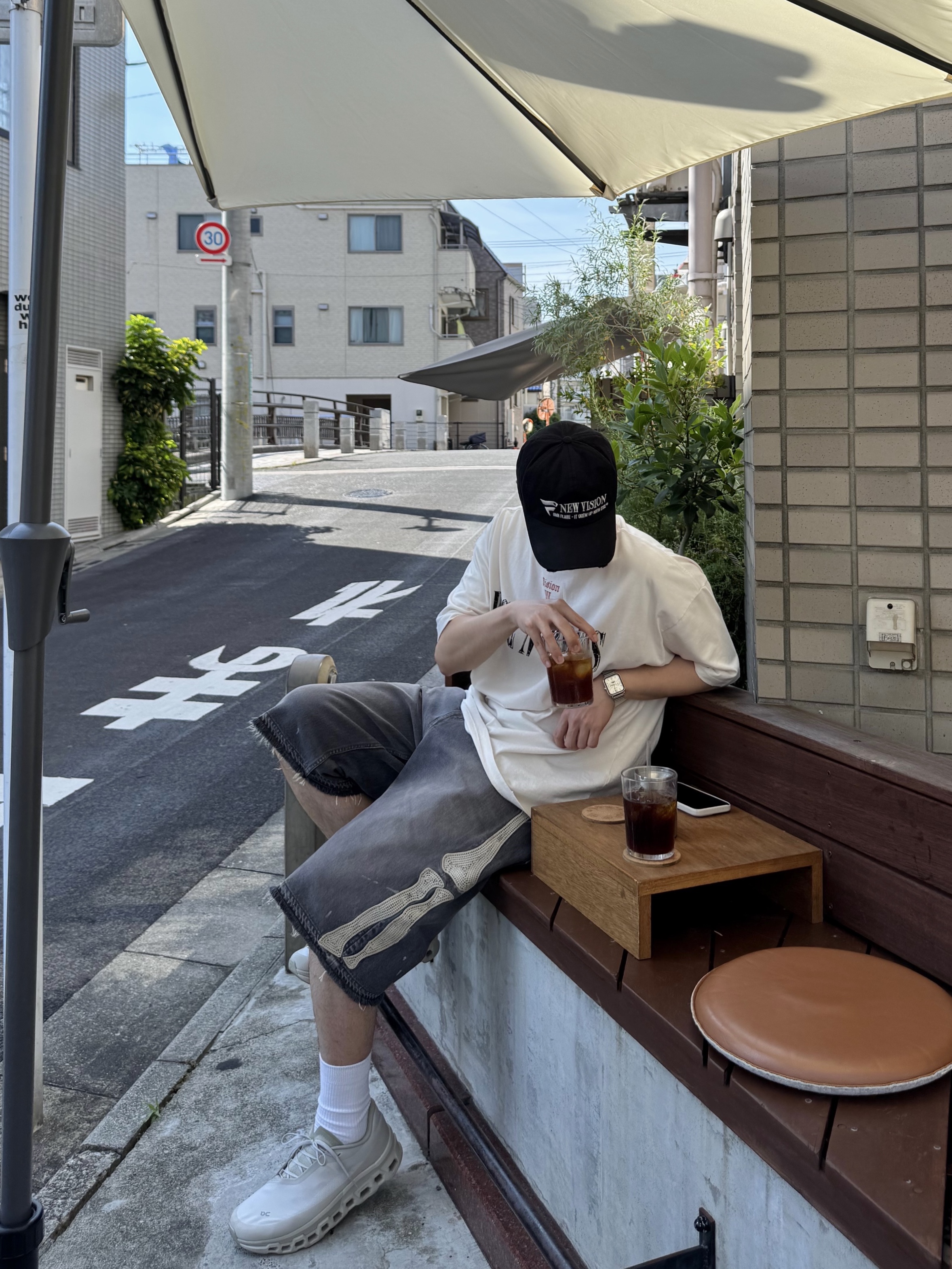 Kapital 14 oz. Denim 5P Bone Embroidery Short Pants Black, On Running x Post Archive Faction (Paf) Cloudmonster 2 Moondust Chalk 착용 스타일 - 1