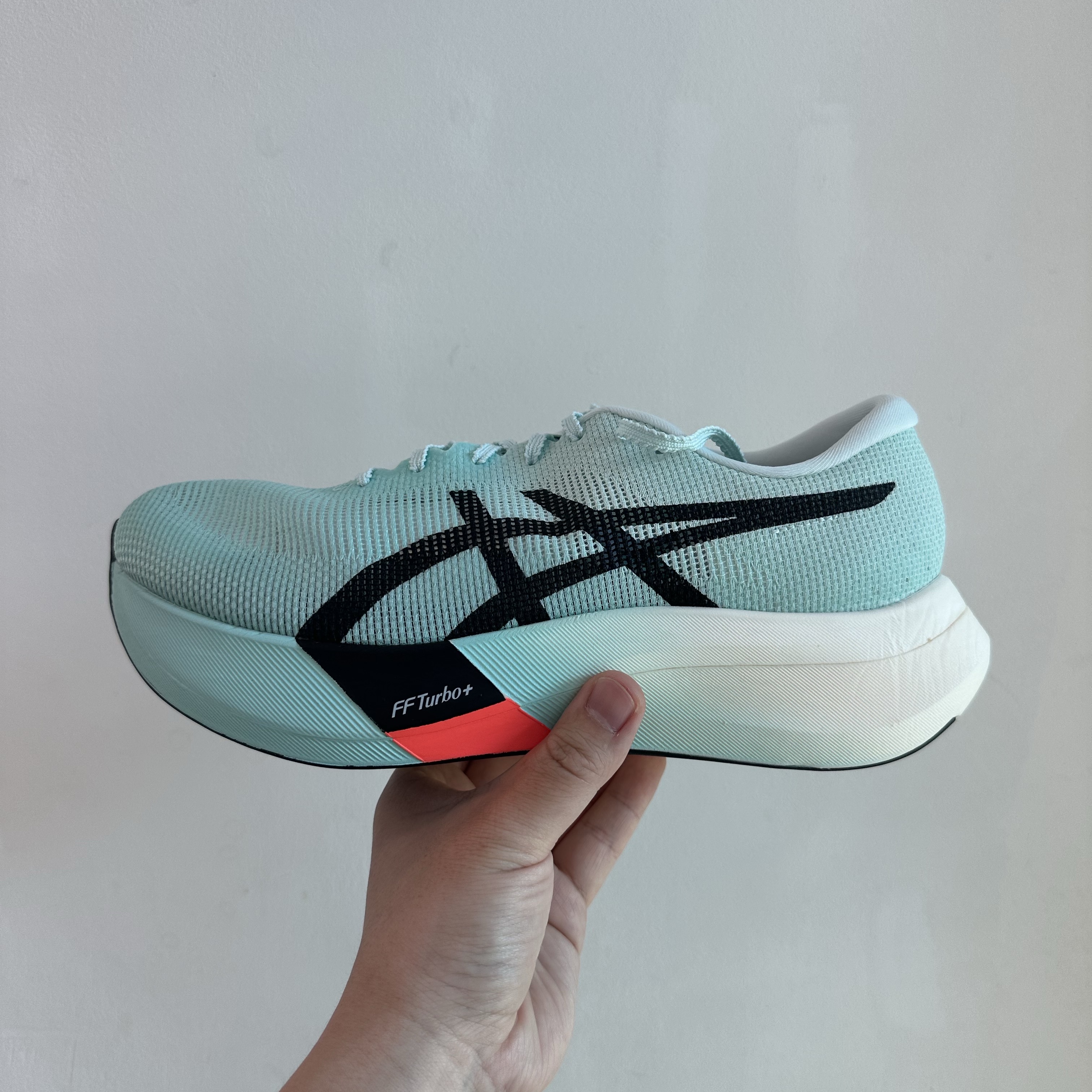 Asics Metaspeed Edge Paris Illuminate Mint Black 착용 스타일