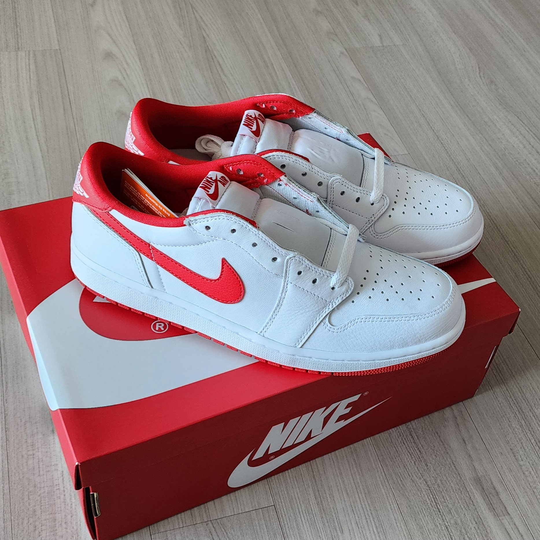 Jordan 1 Retro Low OG University Red 착용 스타일