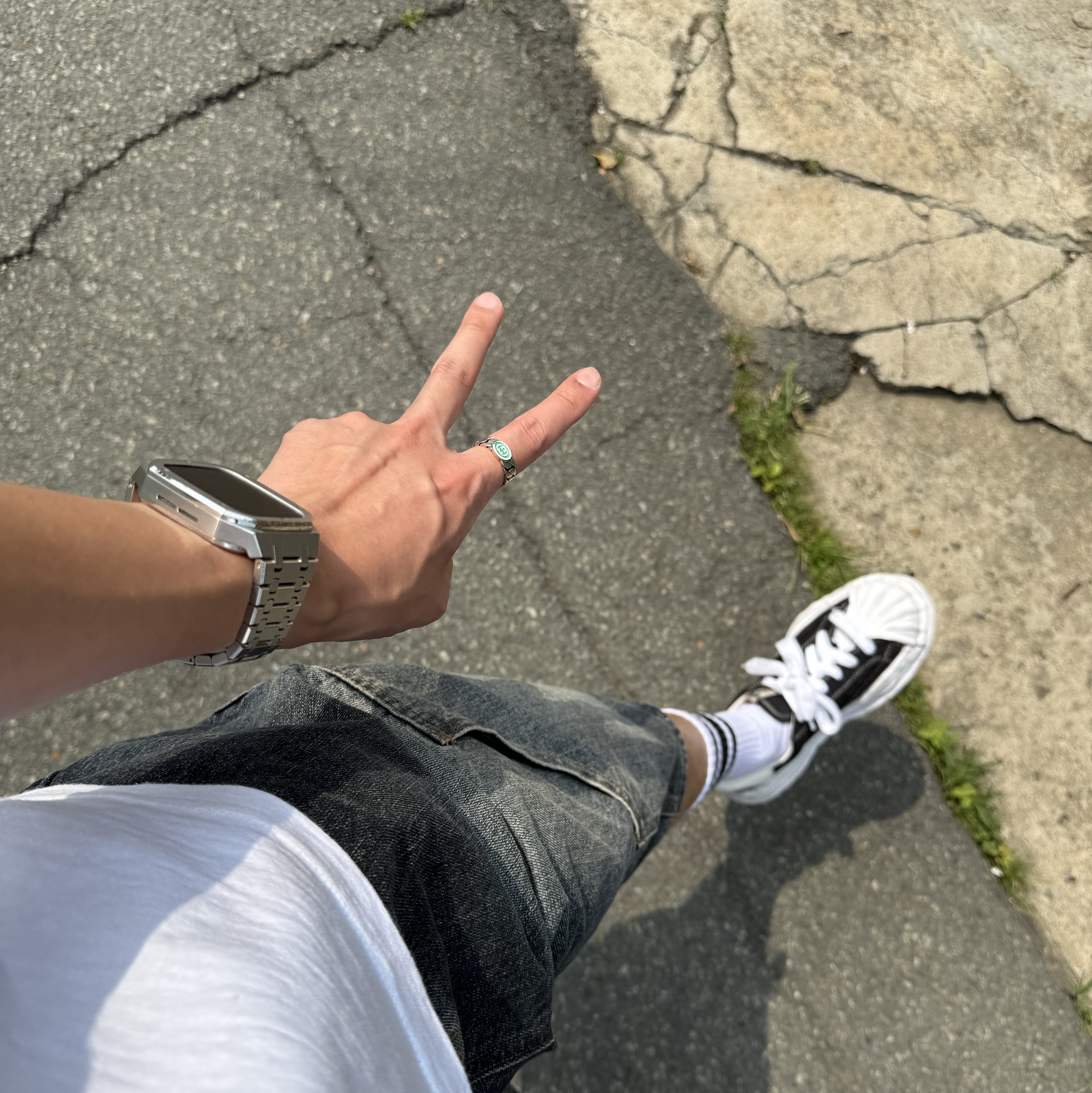 Gucci Interlocking G Enamel Ring Silver, Maison Mihara Yasuhiro Blakey OG Sole Canvas Low-top Sneakers Black White 착용 스타일
