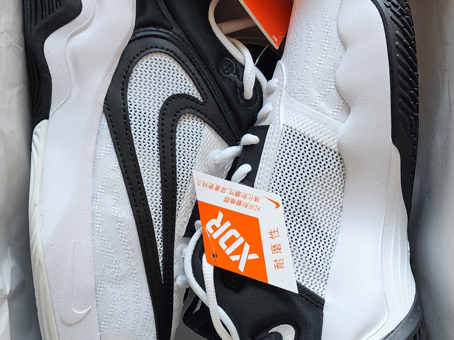 Nike Giannis Immortality 3 EP White Black 착용 스타일