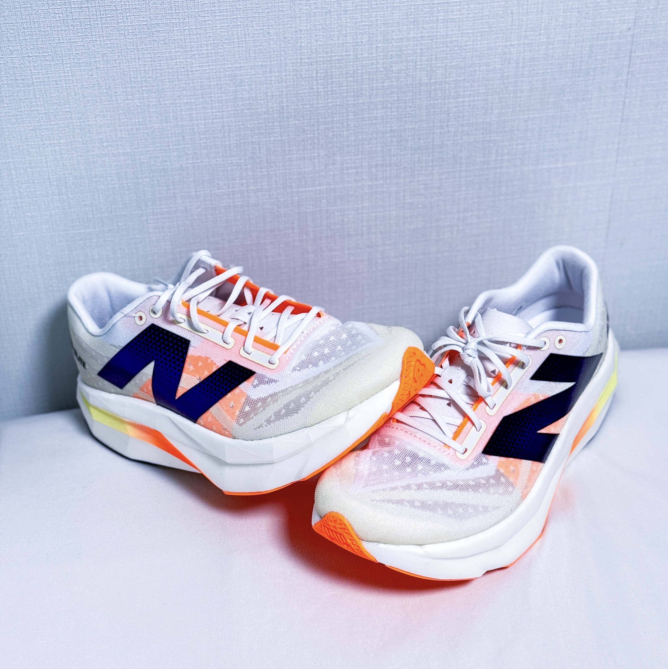 New Balance Fuelcell SC Elite v4 Sunrise - 2E Wide 착용 스타일