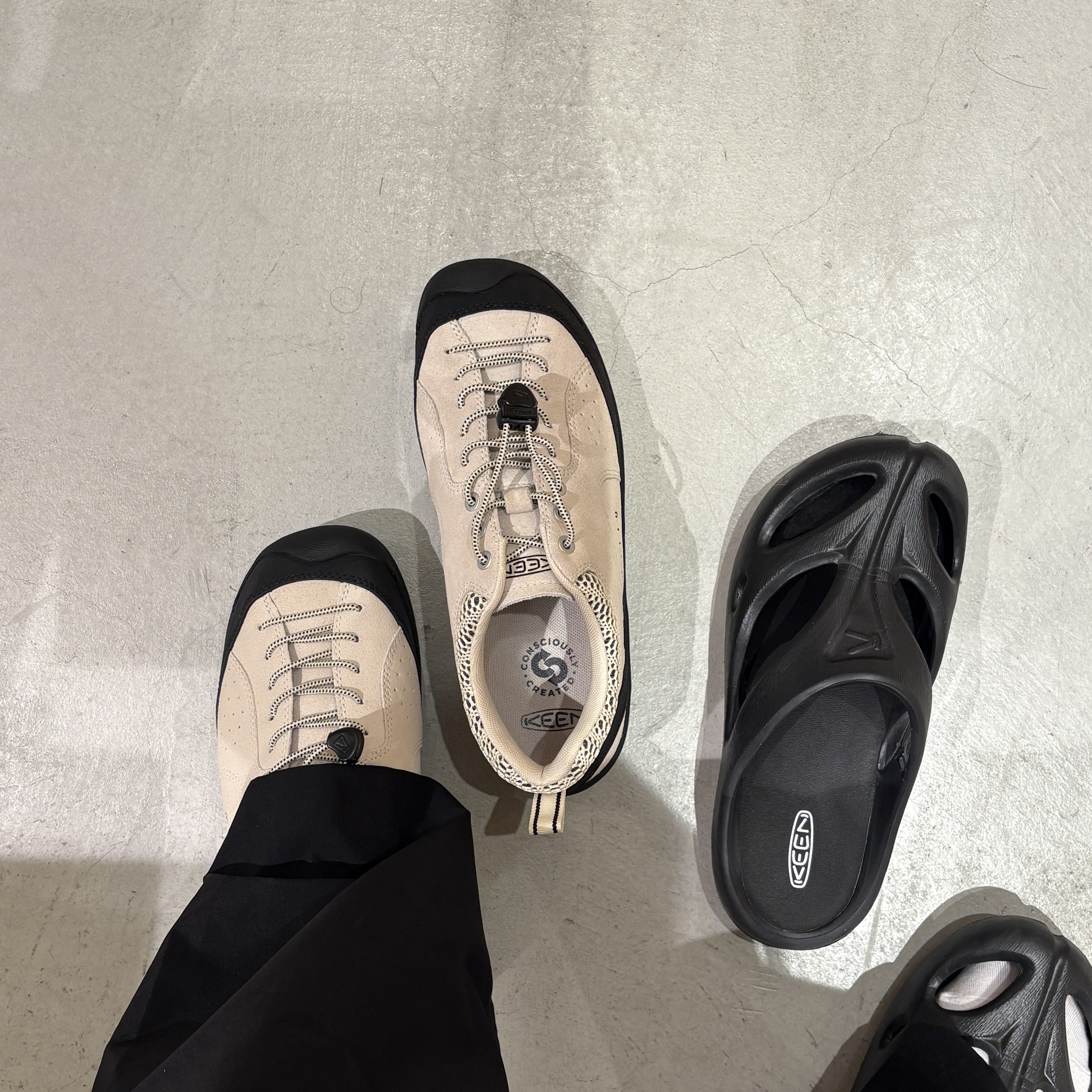 Keen Shanti Black Dawn Blue, (W) Keen Jasper Rocks SP Sneaker Birch Black 착용 스타일