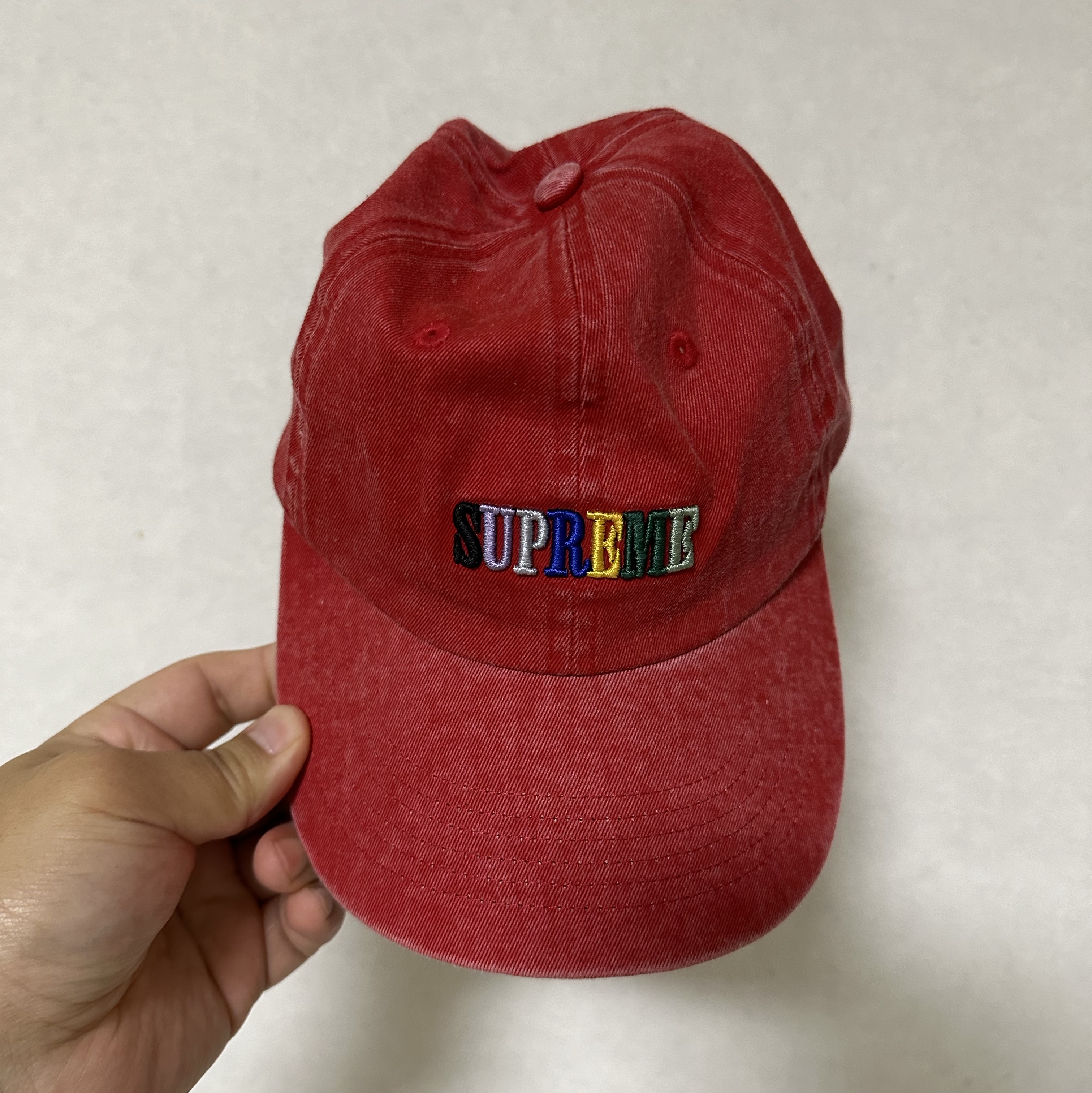 Supreme Pigment Dye 6-Panel Red - 25SS 착용 스타일