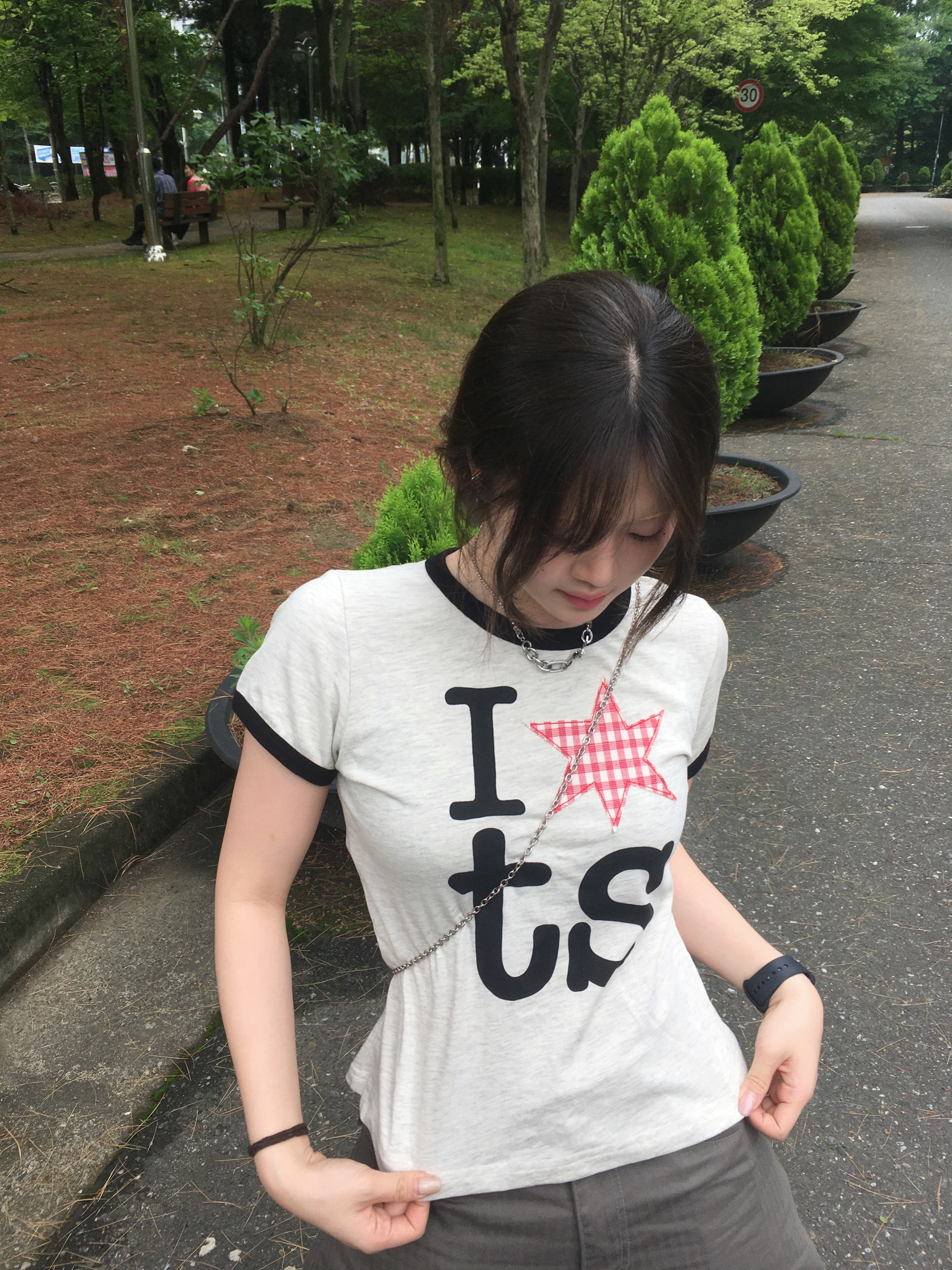 Sentiments No.346 Necklace Silver, Sou Sou Canvas Soft Gamaguchi Bag Large Black (with 110cm Black Leather Strap) 착용 스타일 - 2