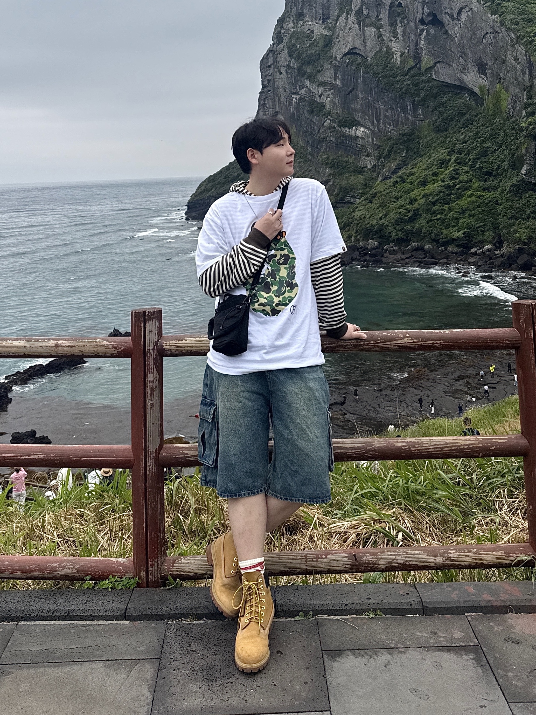 BAPE ABC Camo Milo on Big Ape T-Shirt White Green, Apple Watch SE 2024 40mm GPS Silver Aluminium Case with Sport Band S/M Denim (Korean Ver.) 착용 스타일 - 3