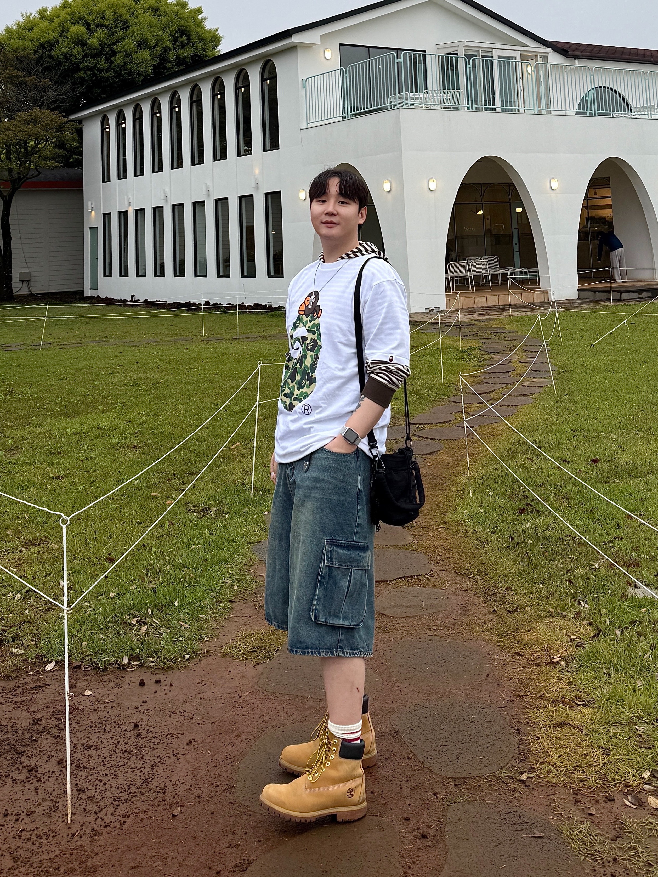 BAPE ABC Camo Milo on Big Ape T-Shirt White Green, Apple Watch SE 2024 40mm GPS Silver Aluminium Case with Sport Band S/M Denim (Korean Ver.) 착용 스타일 - 1
