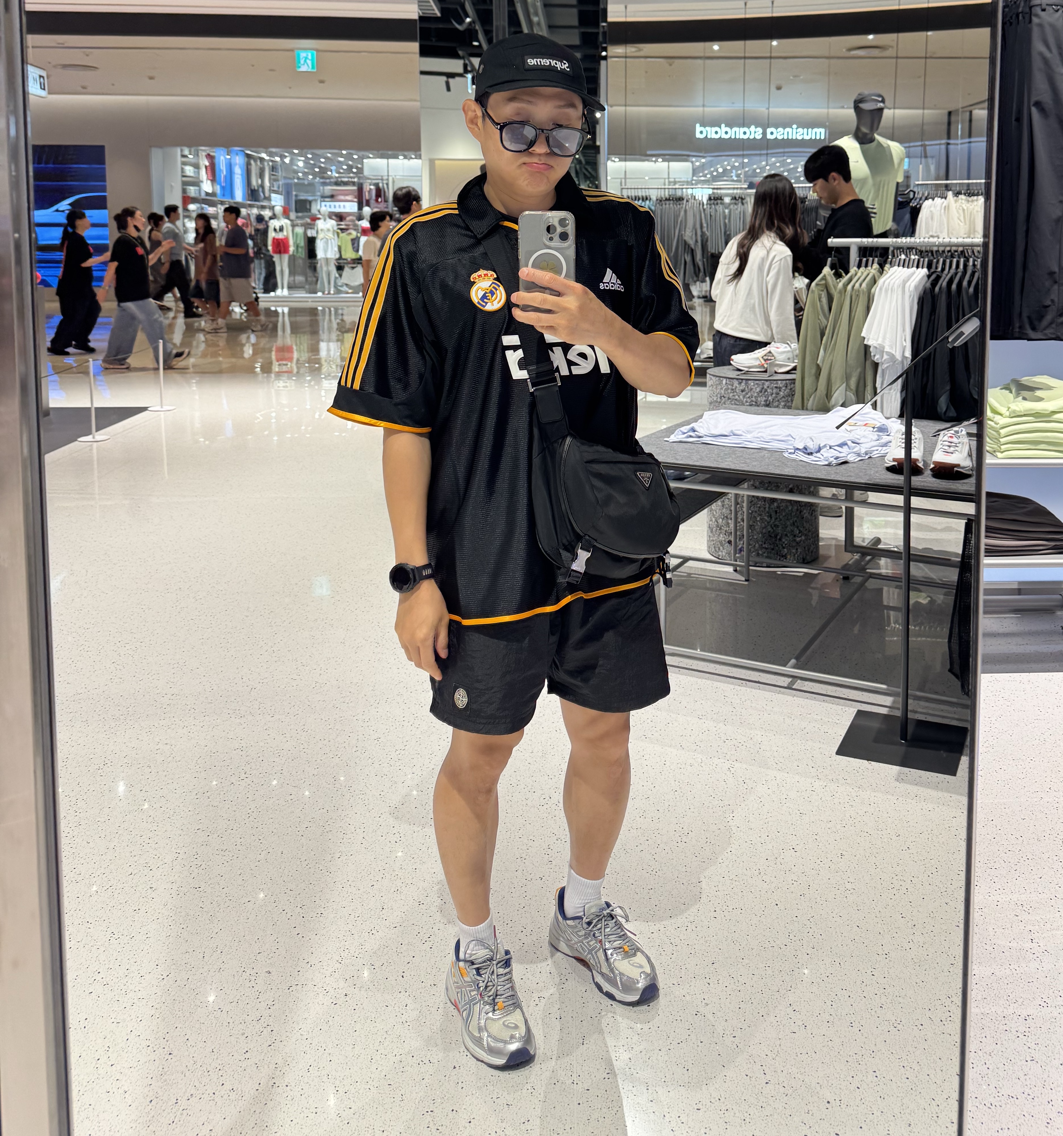 Asics x IAB Studio Gel-Venture 6, Adidas Real Madrid 99/00 Away Jersey Black - KR Sizing (Non Marking Ver.) 착용 스타일
