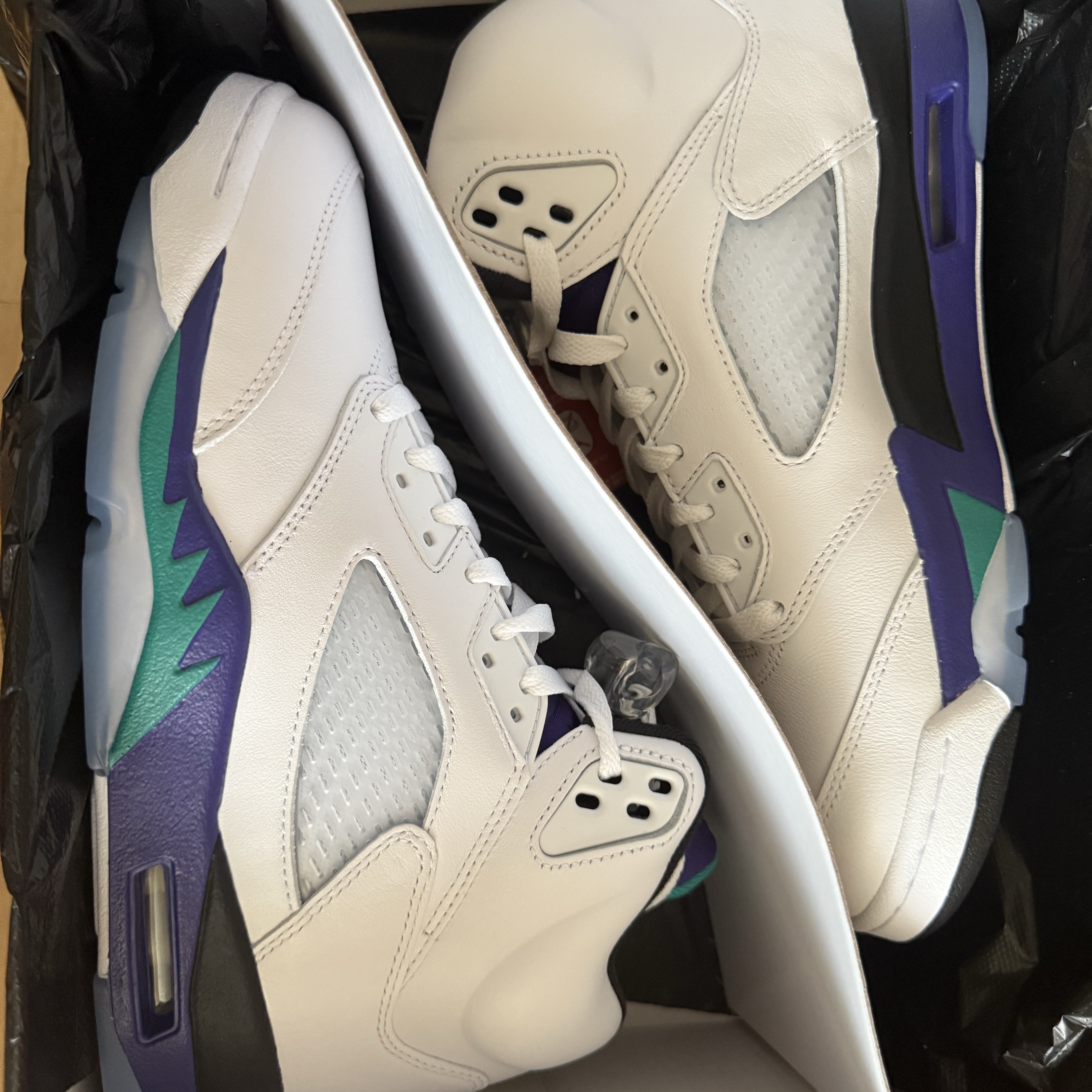 Jordan 5 Retro Grape 2025 착용 스타일