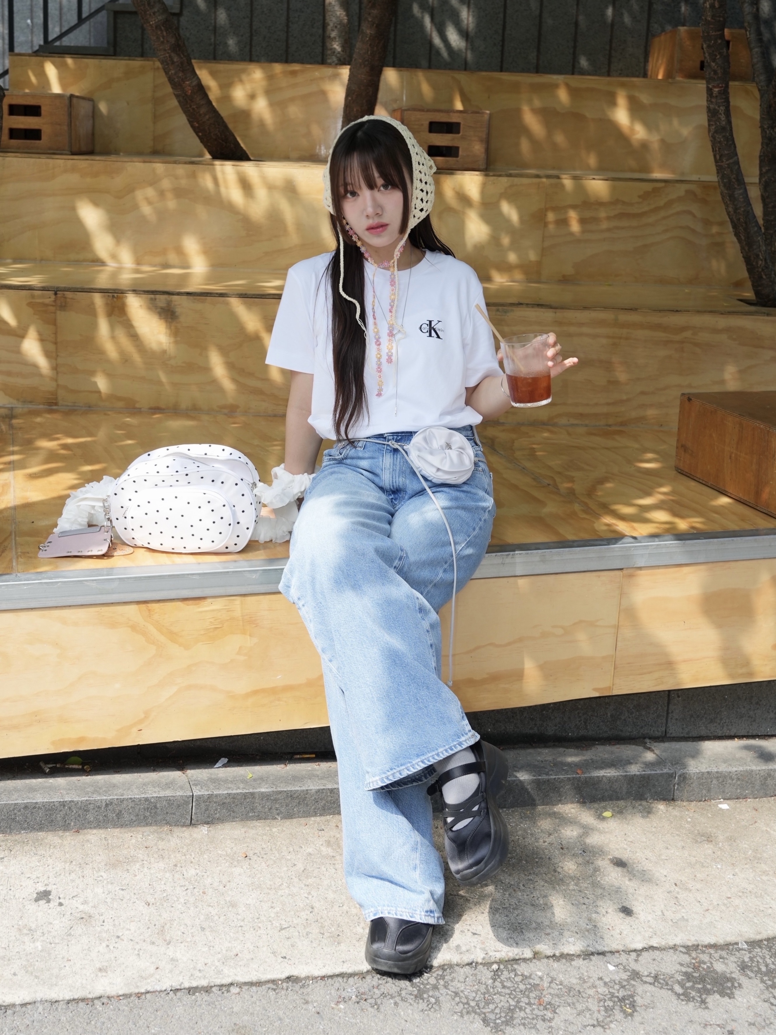 Nff Void Scrunchie White 착용 스타일 - 1