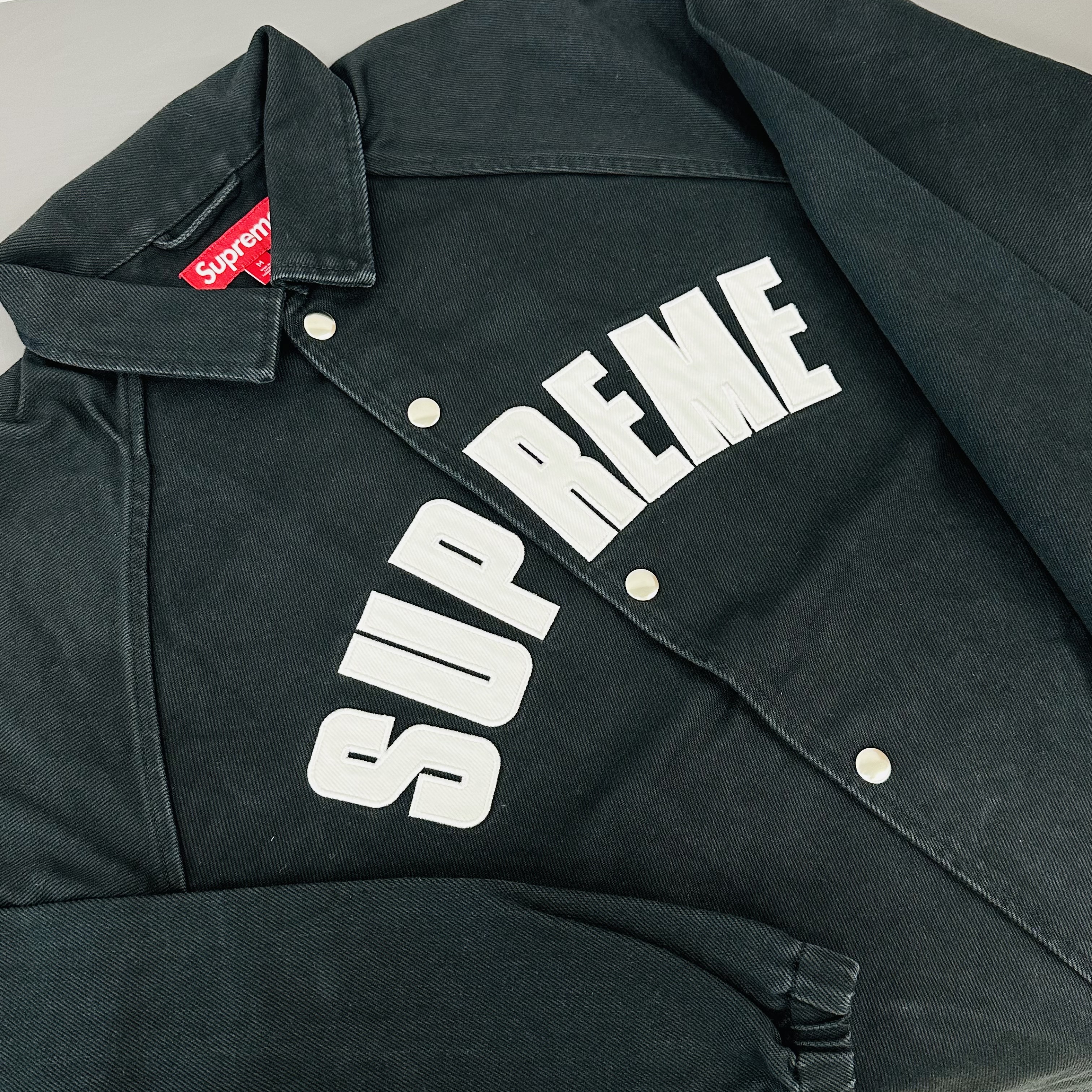 Supreme Arc Denim Coaches Jacket Black - 25SS 착용 스타일