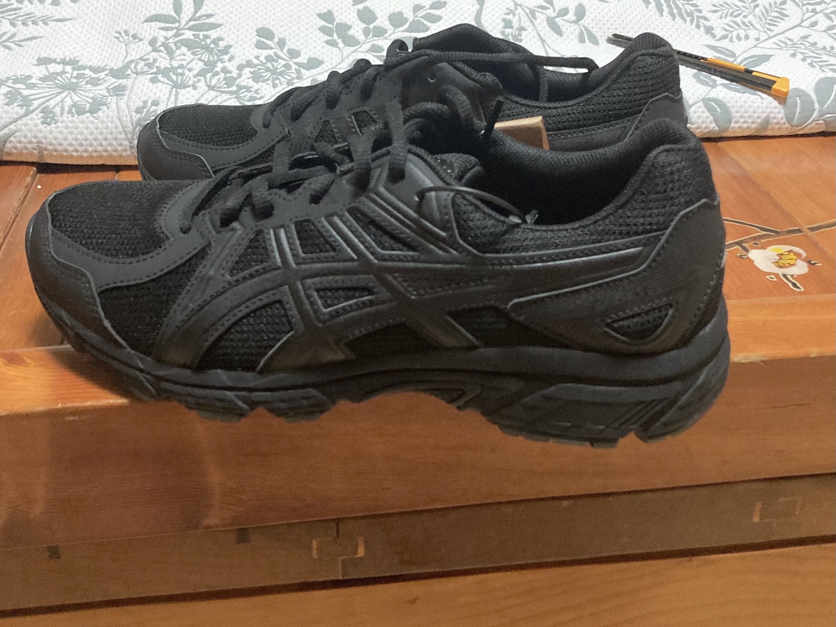 Asics Jog 100 T Black - 4E Extra Wide 착용 스타일