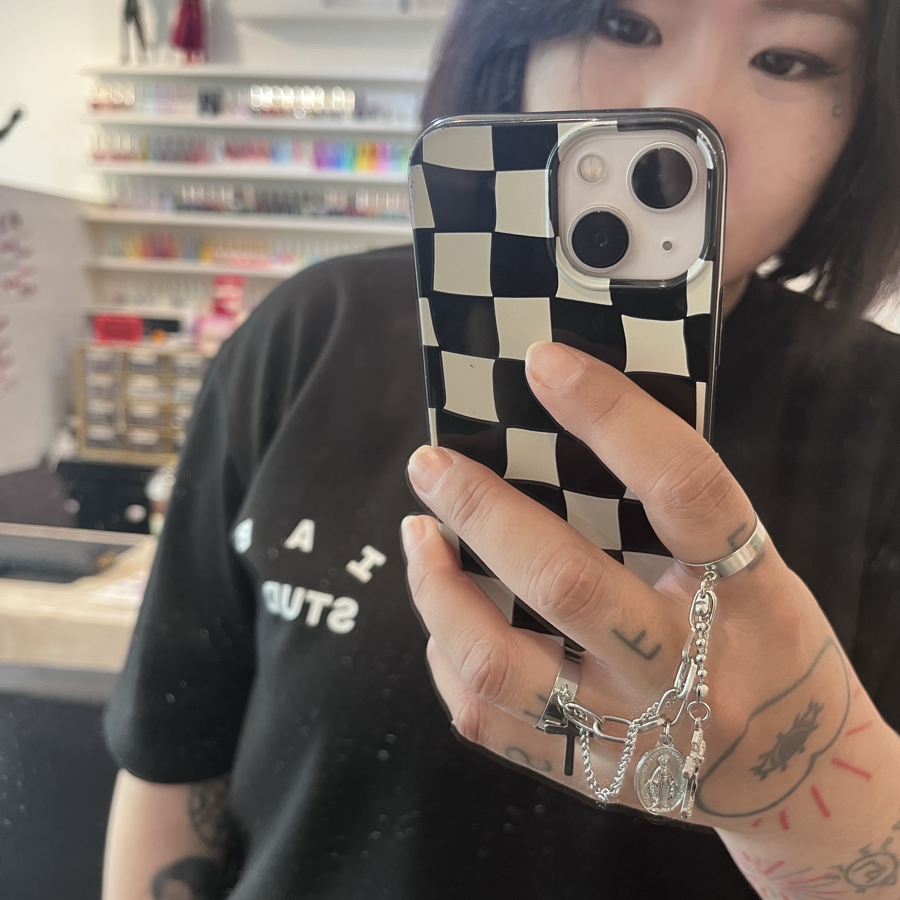 IAB Studio Basic T-Shirt Black White 착용 스타일
