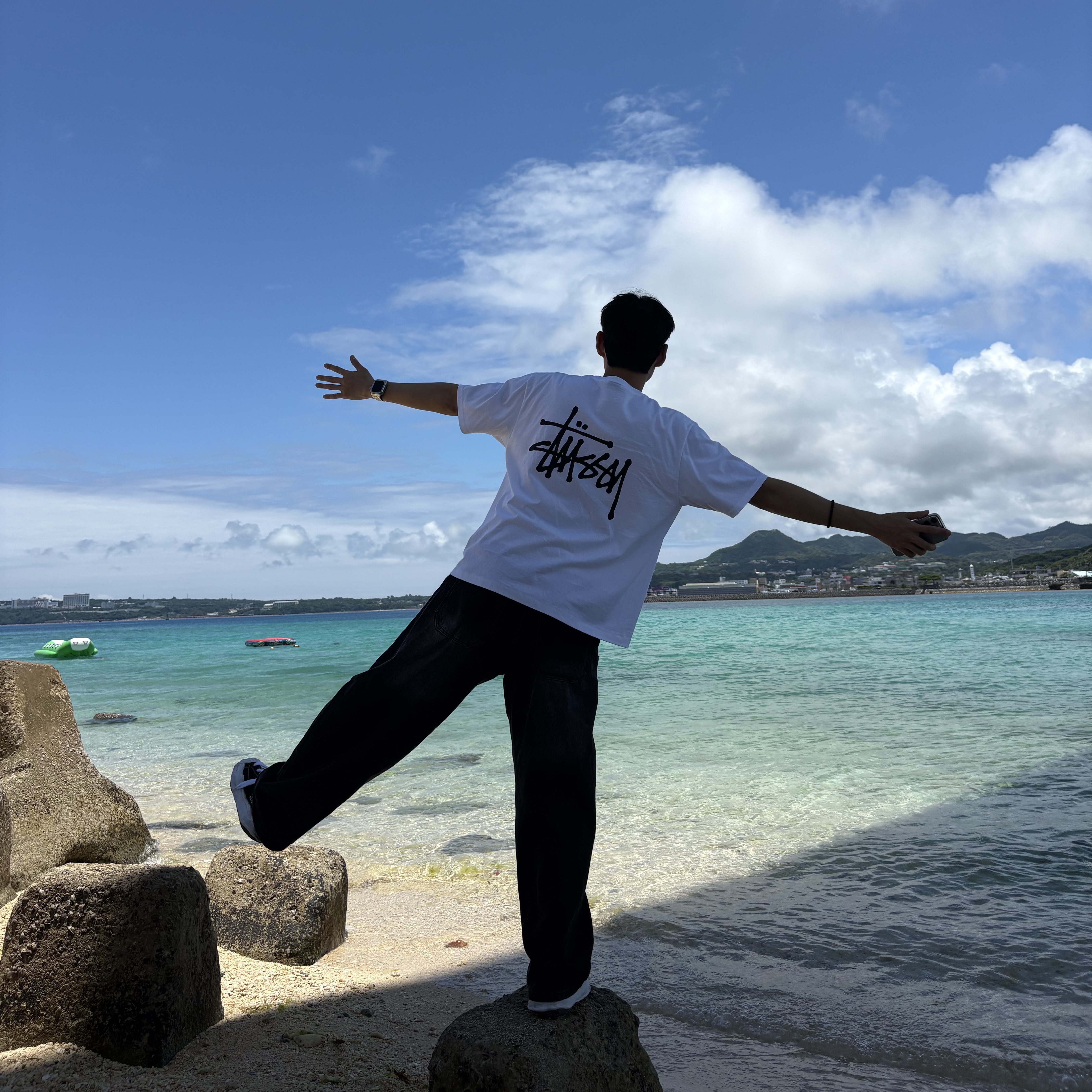 Stussy Basic Stussy T-Shirt White 2024, 2025 착용 스타일