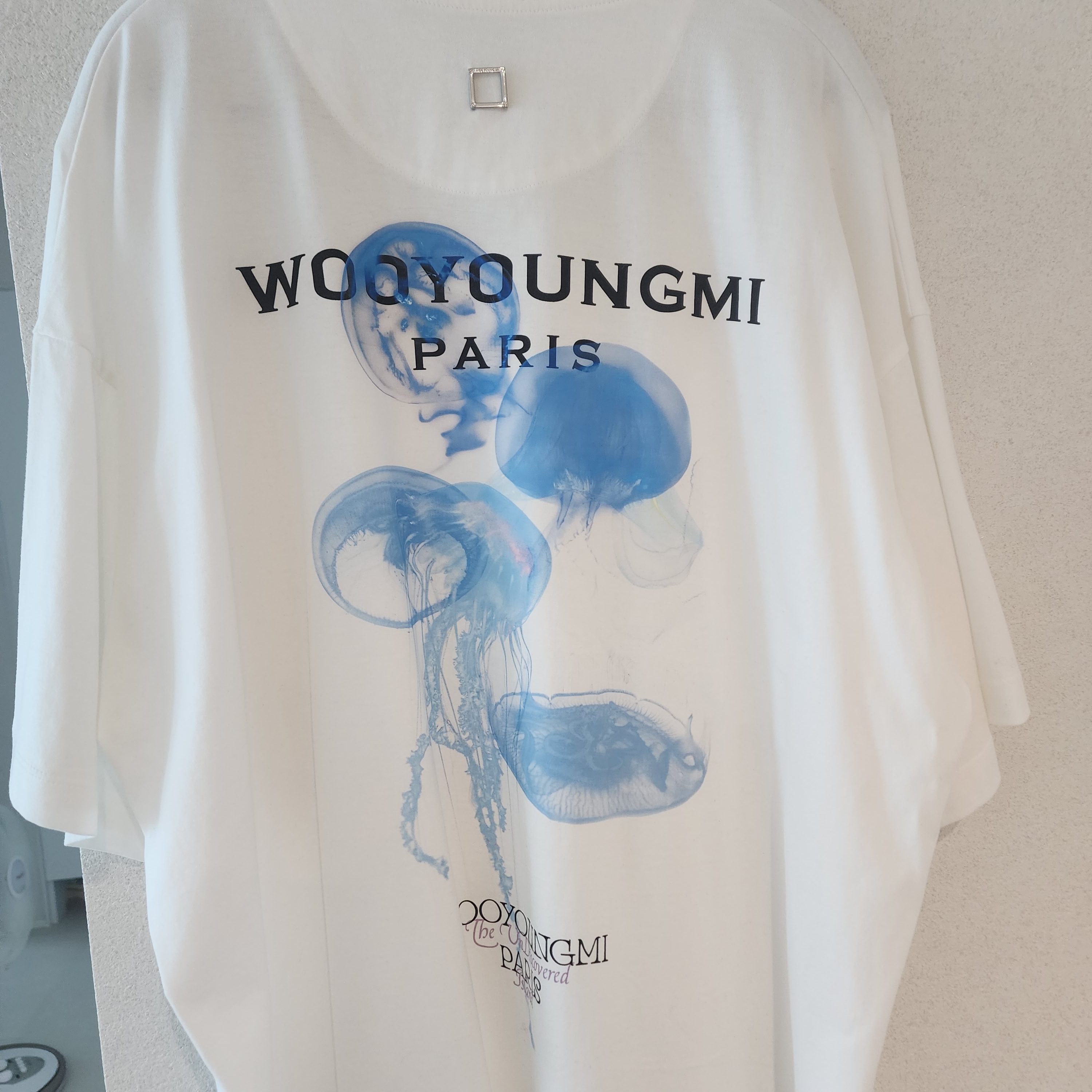 Wooyoungmi Luminous Jellyfish Back Logo T-Shirt White - 24SS 착용 스타일