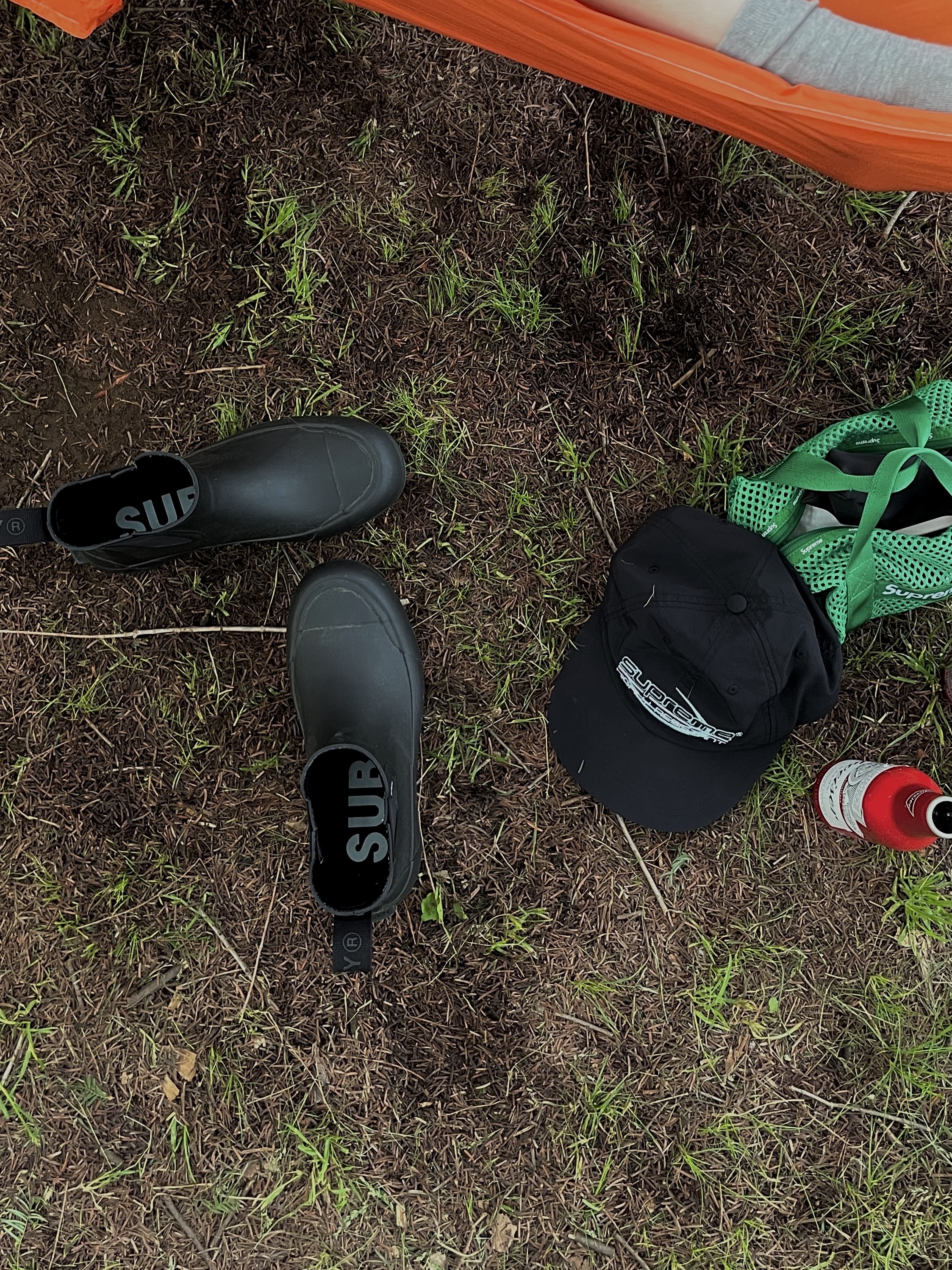 Supreme Mesh Mini Duffle Bag Green - 23SS, Supreme Resistant 6-Panel Black - 23FW 착용 스타일 - 6