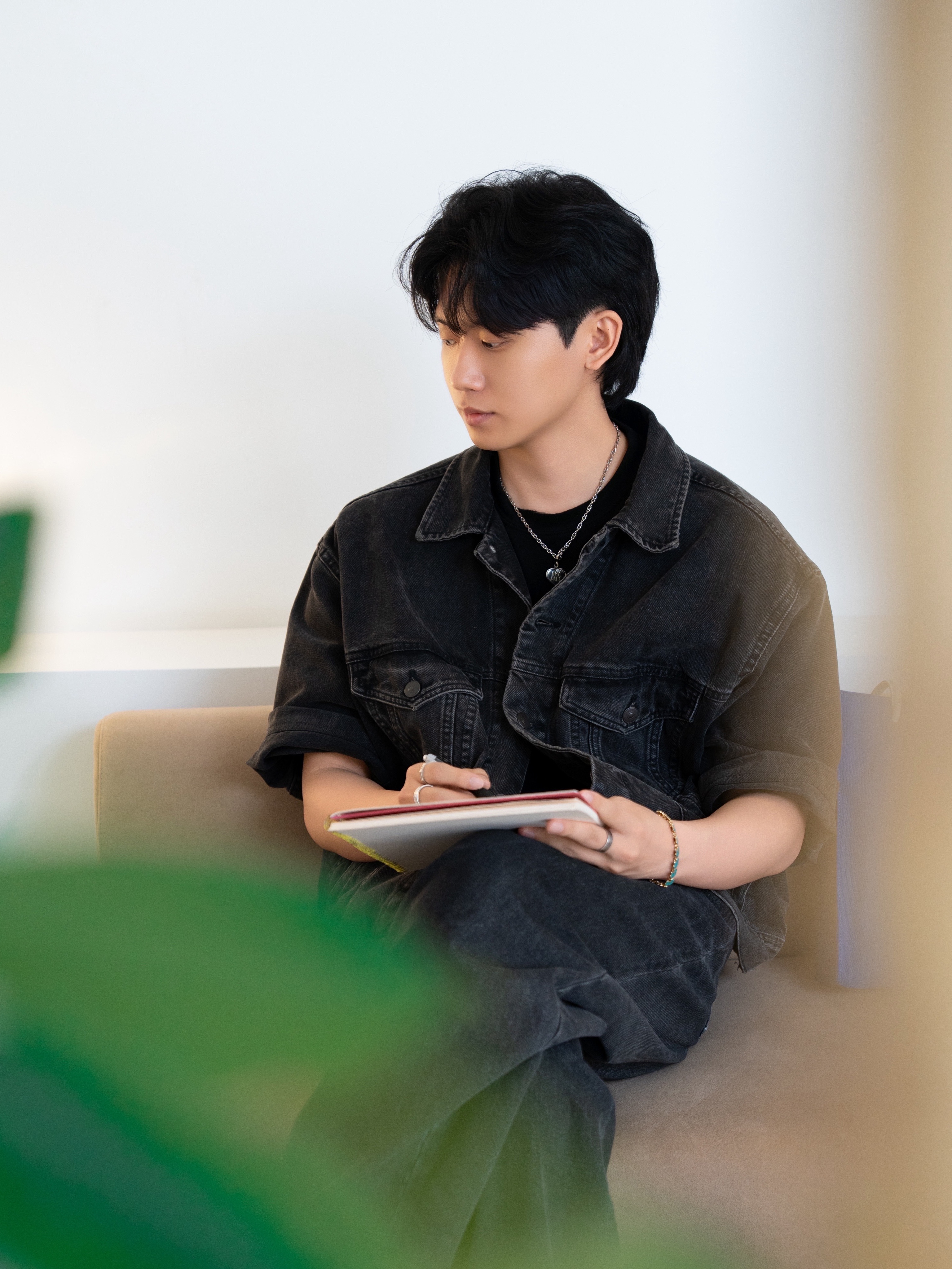 Ader Error Curve; MU01 Noir, Human Made Five Heart Necklace Silver 착용 스타일 - 4