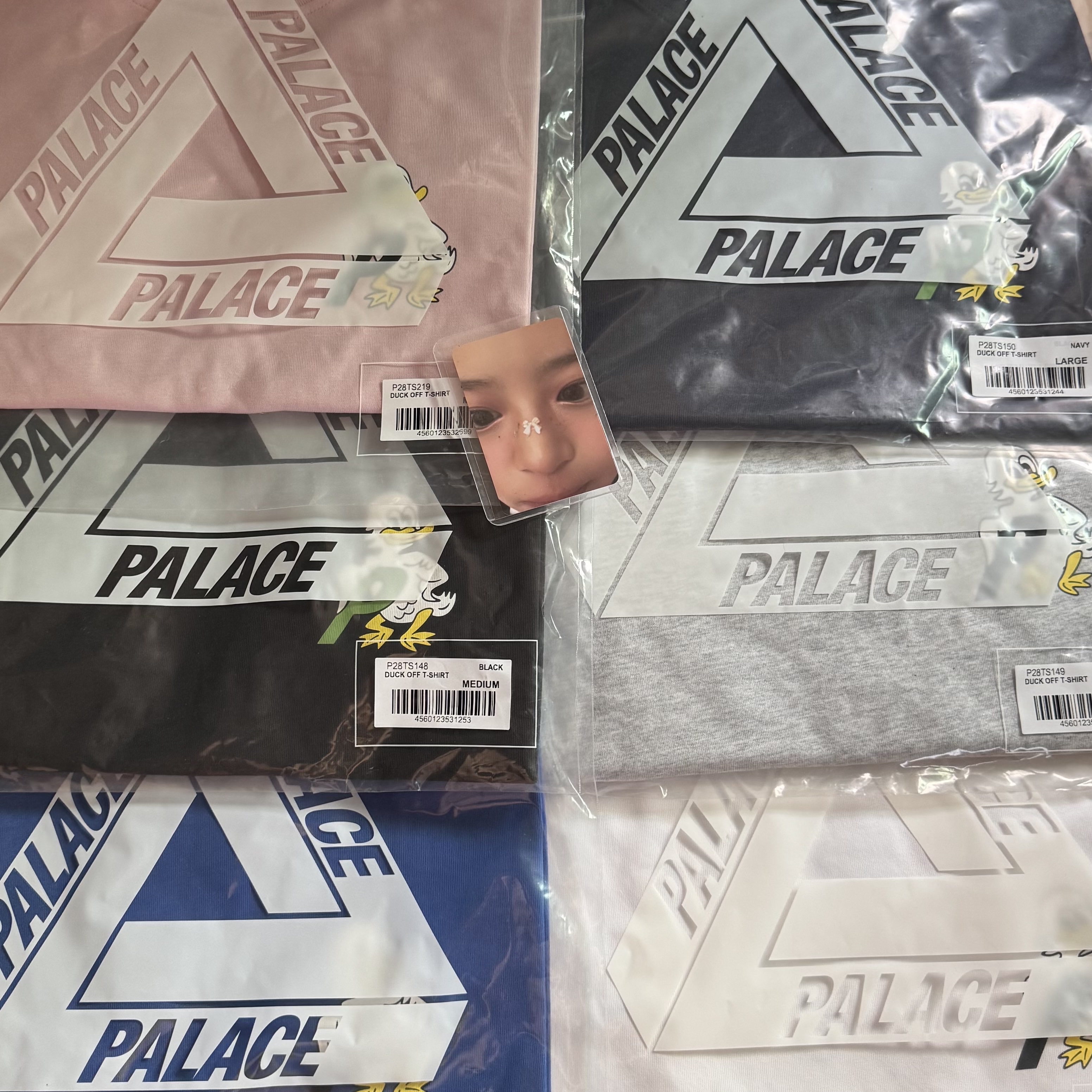 Palace Duck Off T-Shirt Blue Berry - 25SS, Palace Duck Off T-Shirt Black - 25SS 착용 스타일