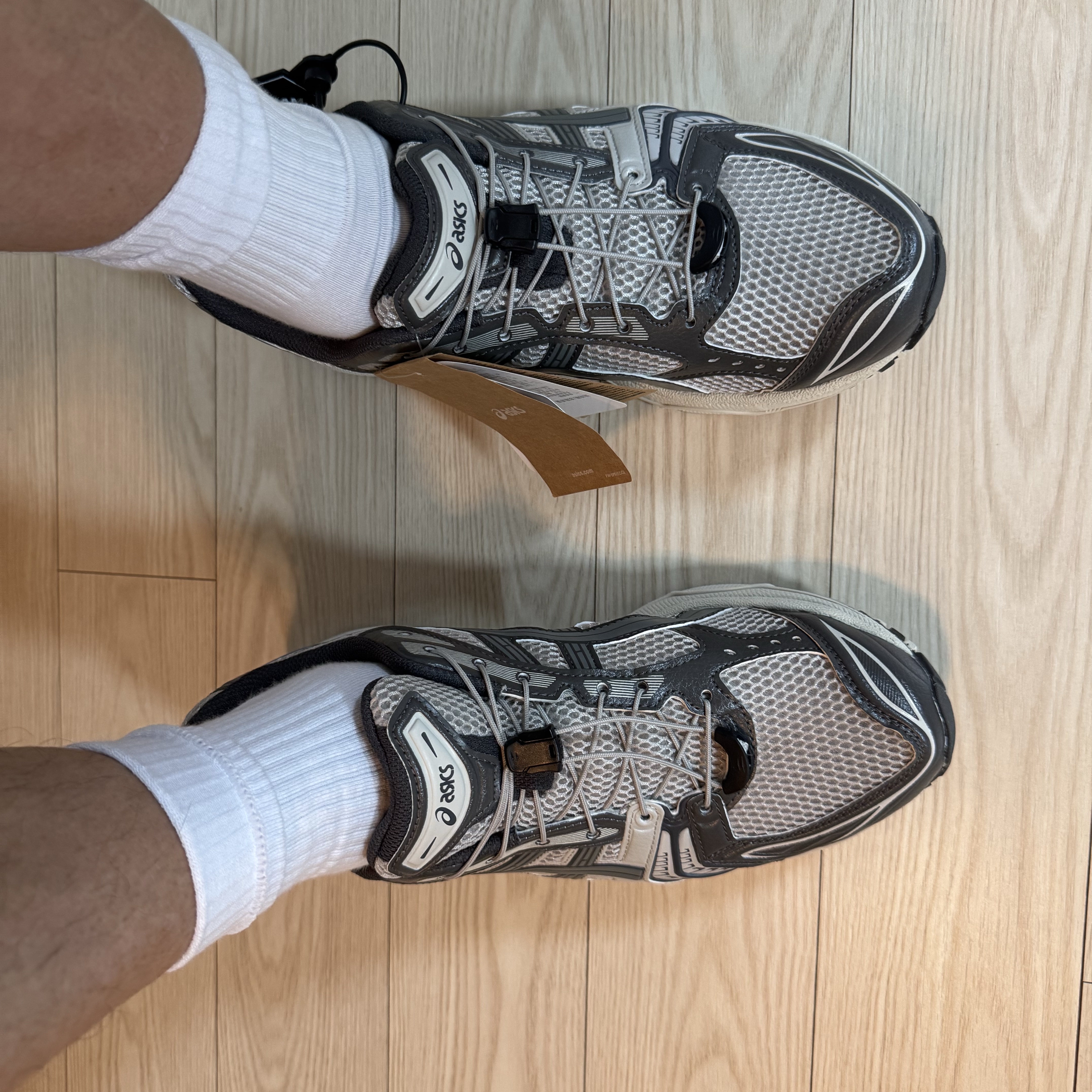 Asics Unlimited Gel-Kayano 14 Oyster Grey Clay Grey 착용 스타일 - 1