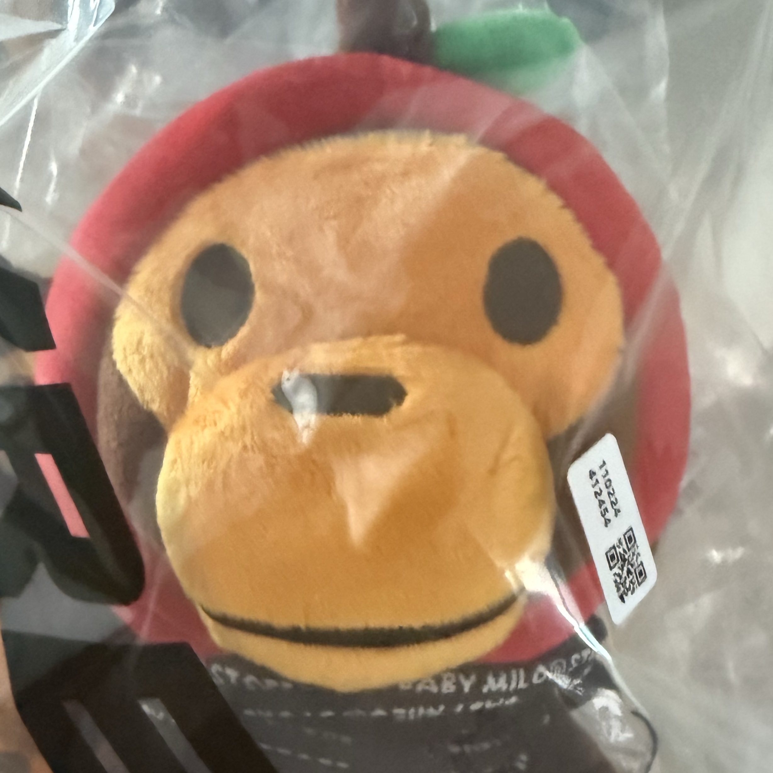 BAPE Baby Milo Plush Mobile Bag Red 착용 스타일
