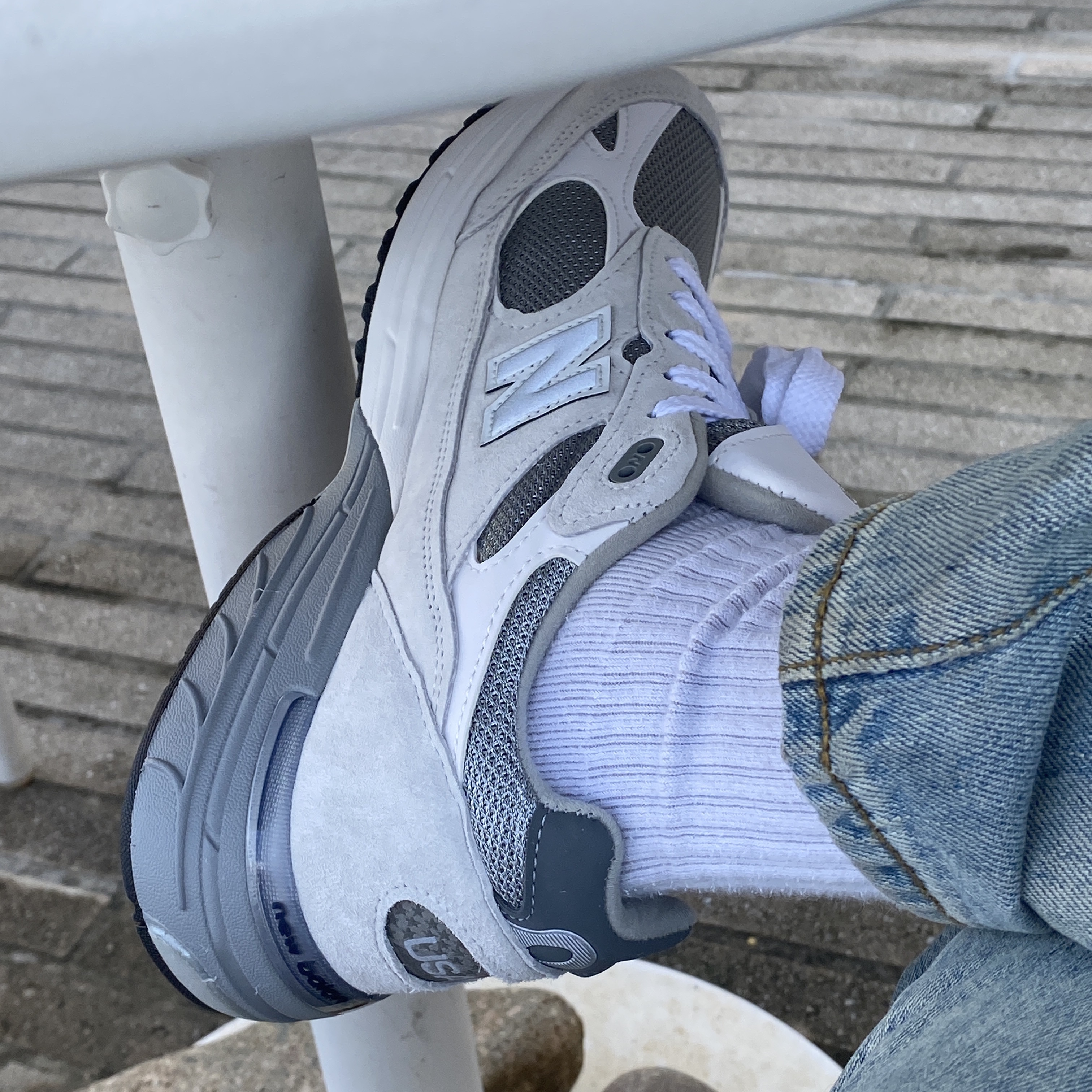 New Balance 993 Made in USA Reflection Medium Grey - D Standard 착용 스타일 - 2