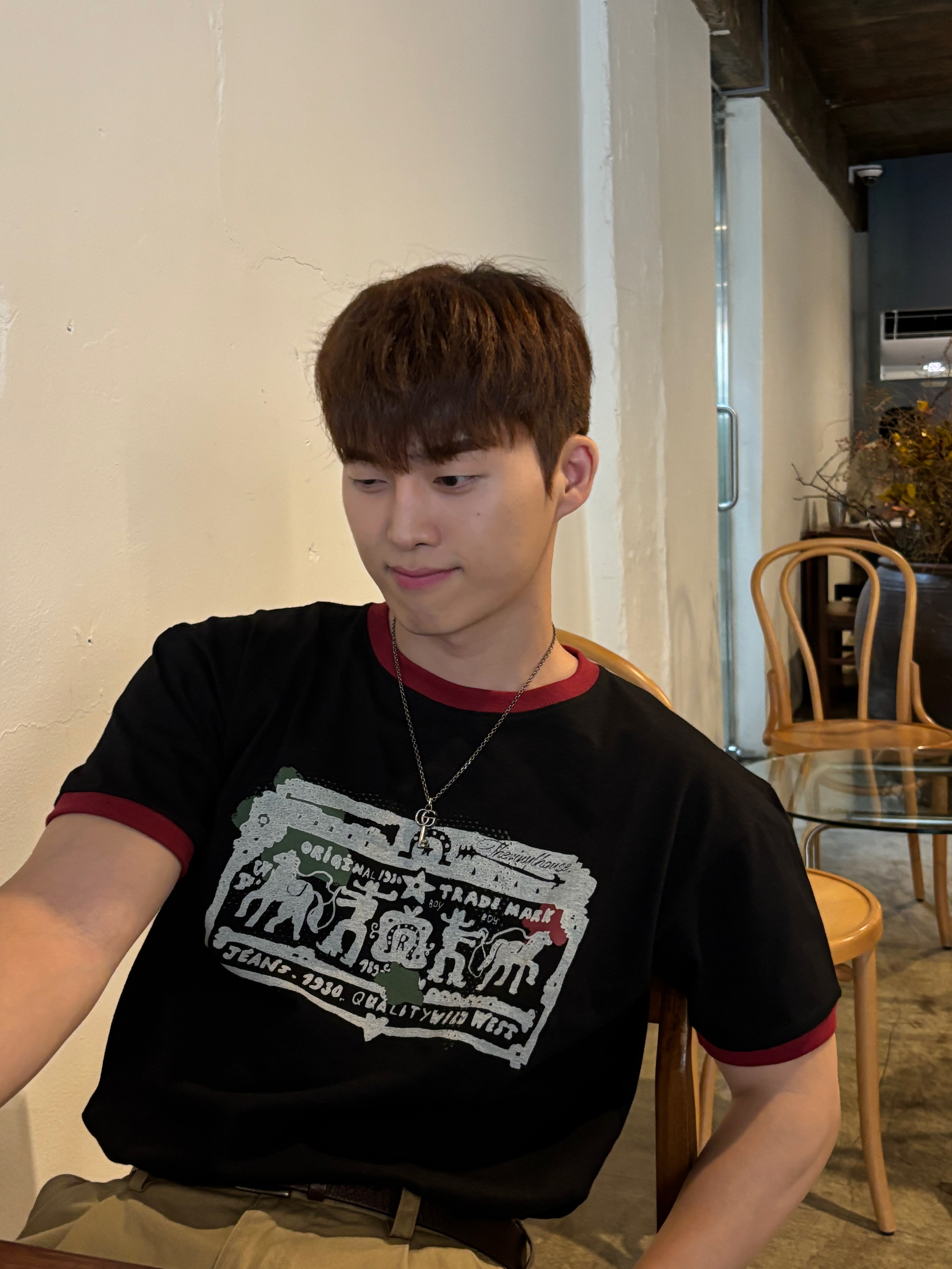 [KREAM 단독] Thevinylhouse Cowboy Pictogram Ringer Tee Black 착용 스타일 - 3