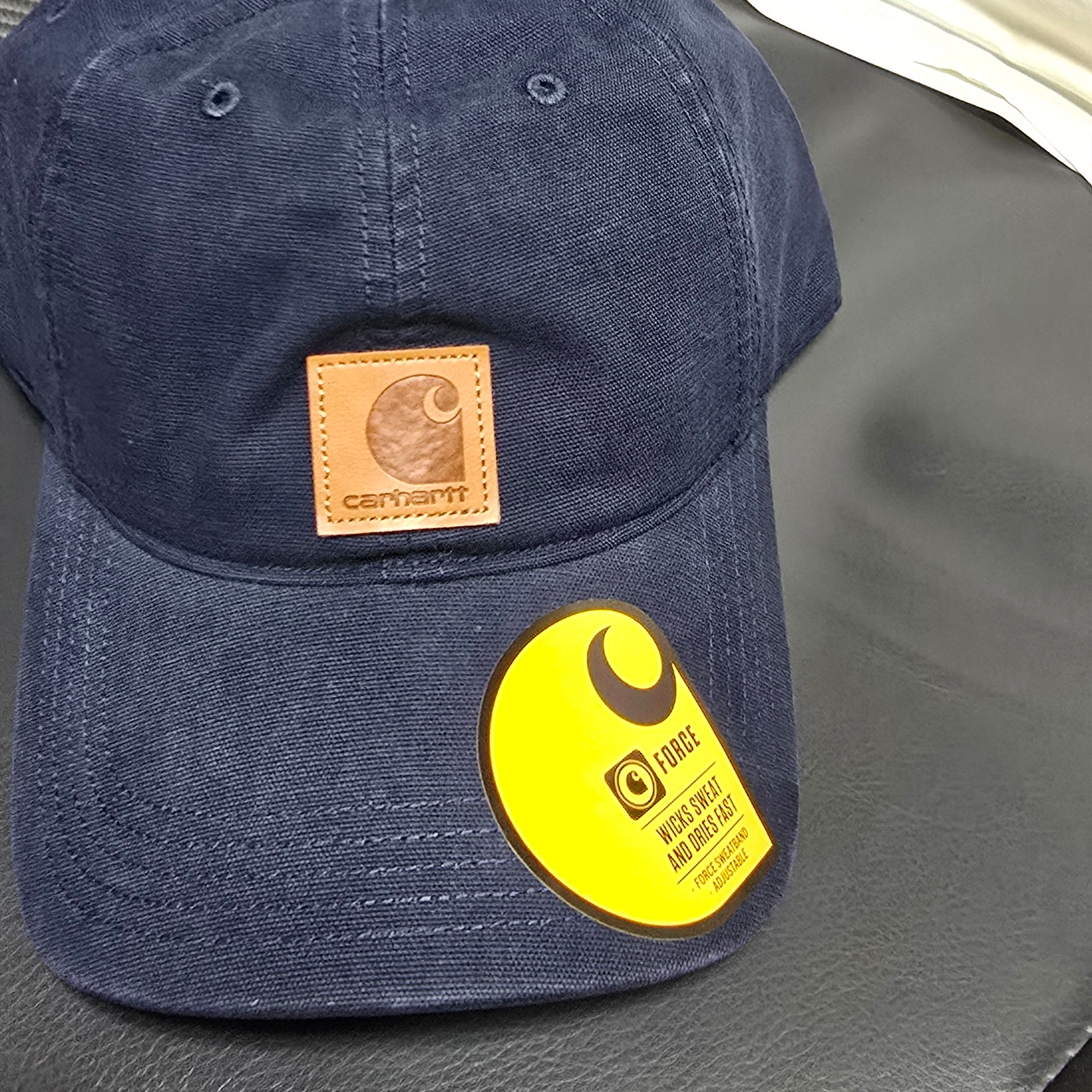 Carhartt Canvas Cap Navy 착용 스타일