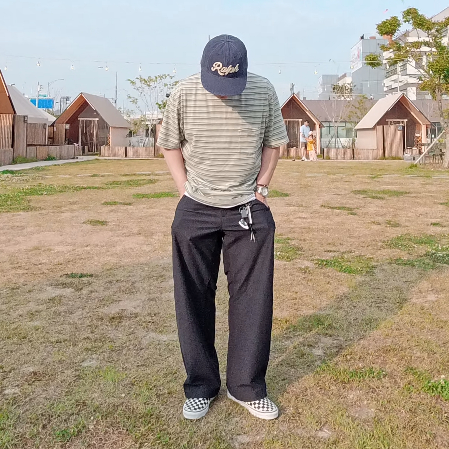 [20% 적립] Polo Ralph Lauren Applique Twill Ball Cap Newport Navy - 25SS, Vans Slip-On Checkerboard 착용 스타일