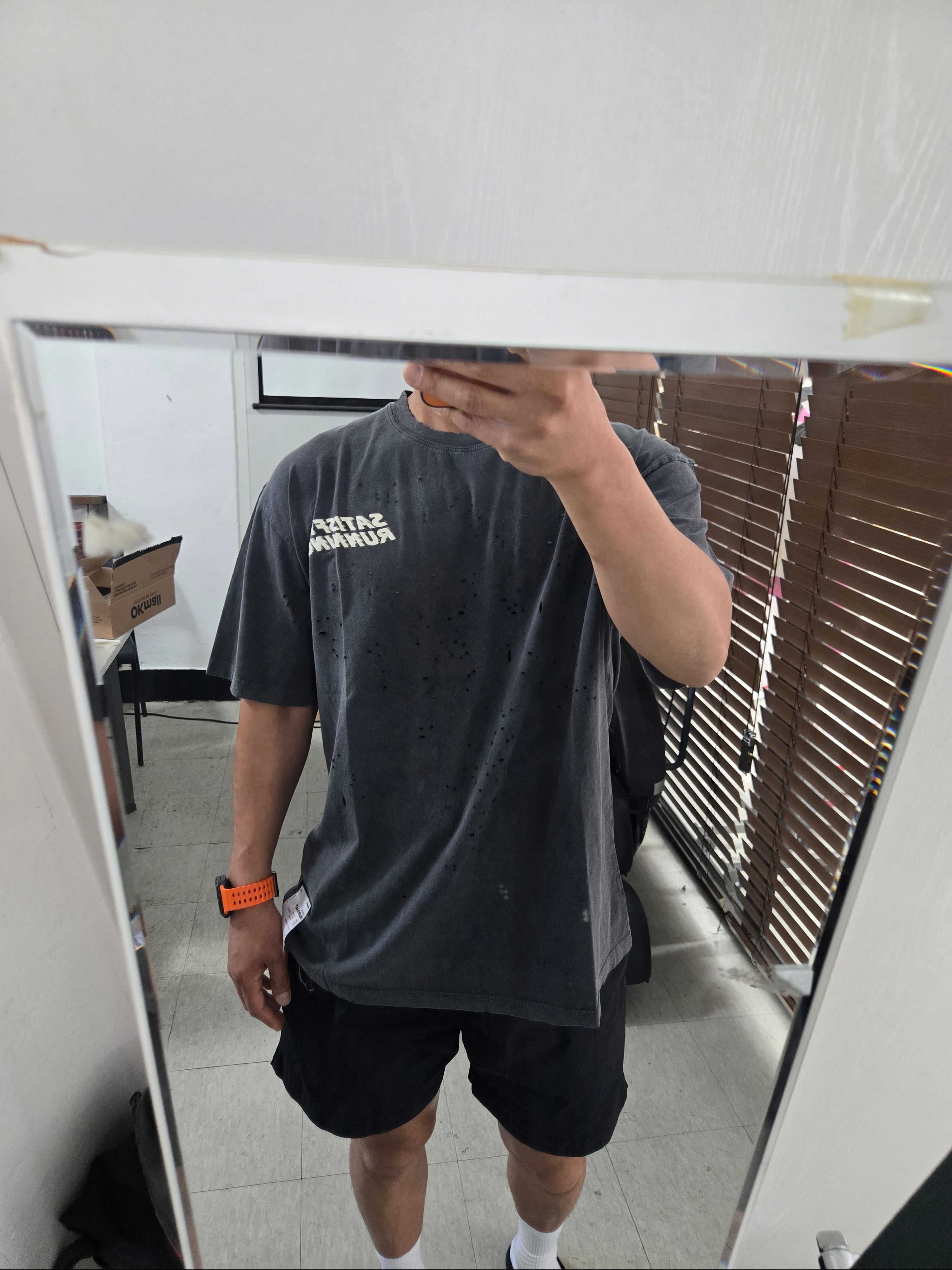 Satisfy Mothtech T-Shirt Aged Black 착용 스타일