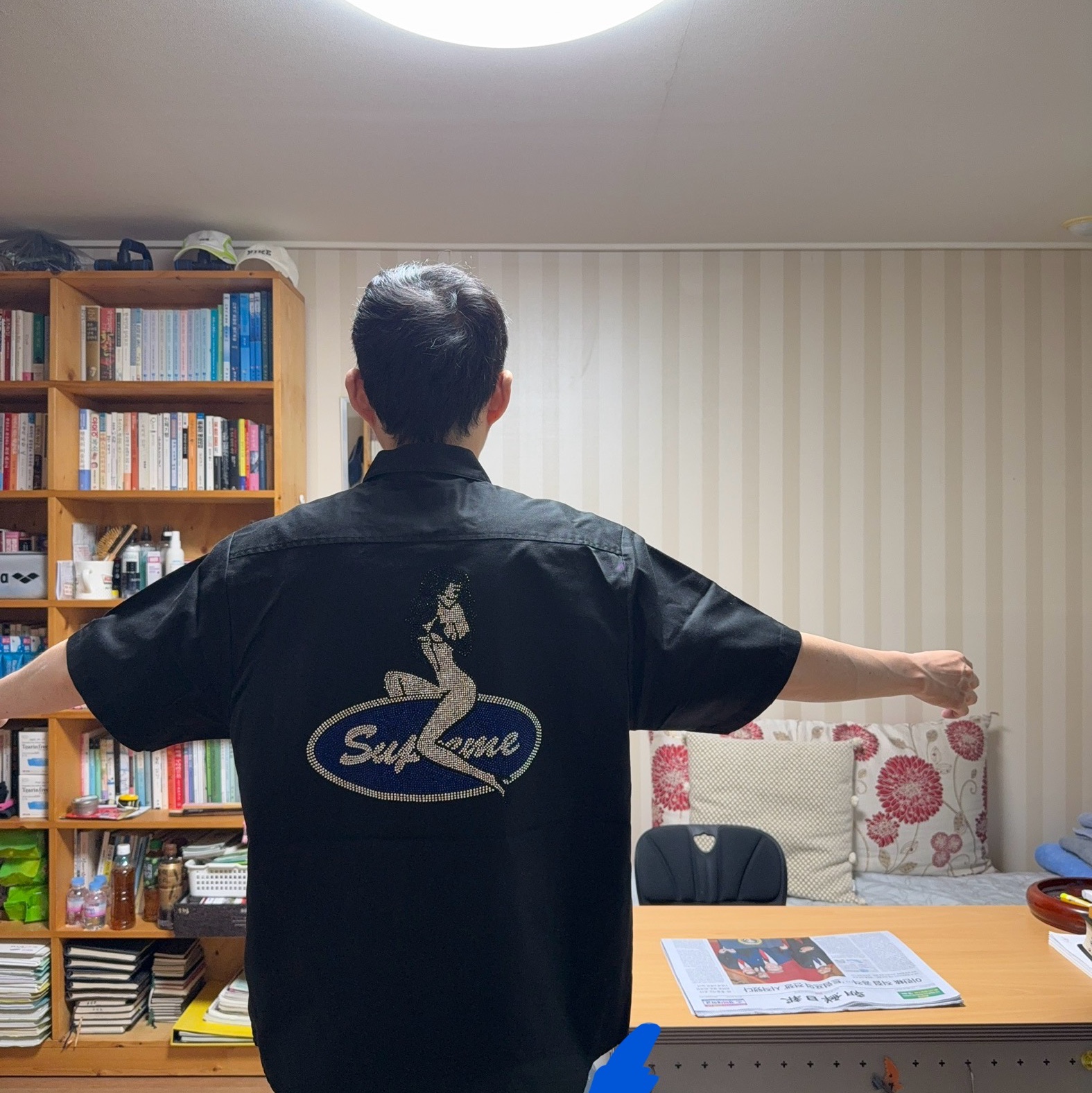Supreme Rhinestone Pin Up S/S Work Shirt Black - 25SS 착용 스타일 - 3