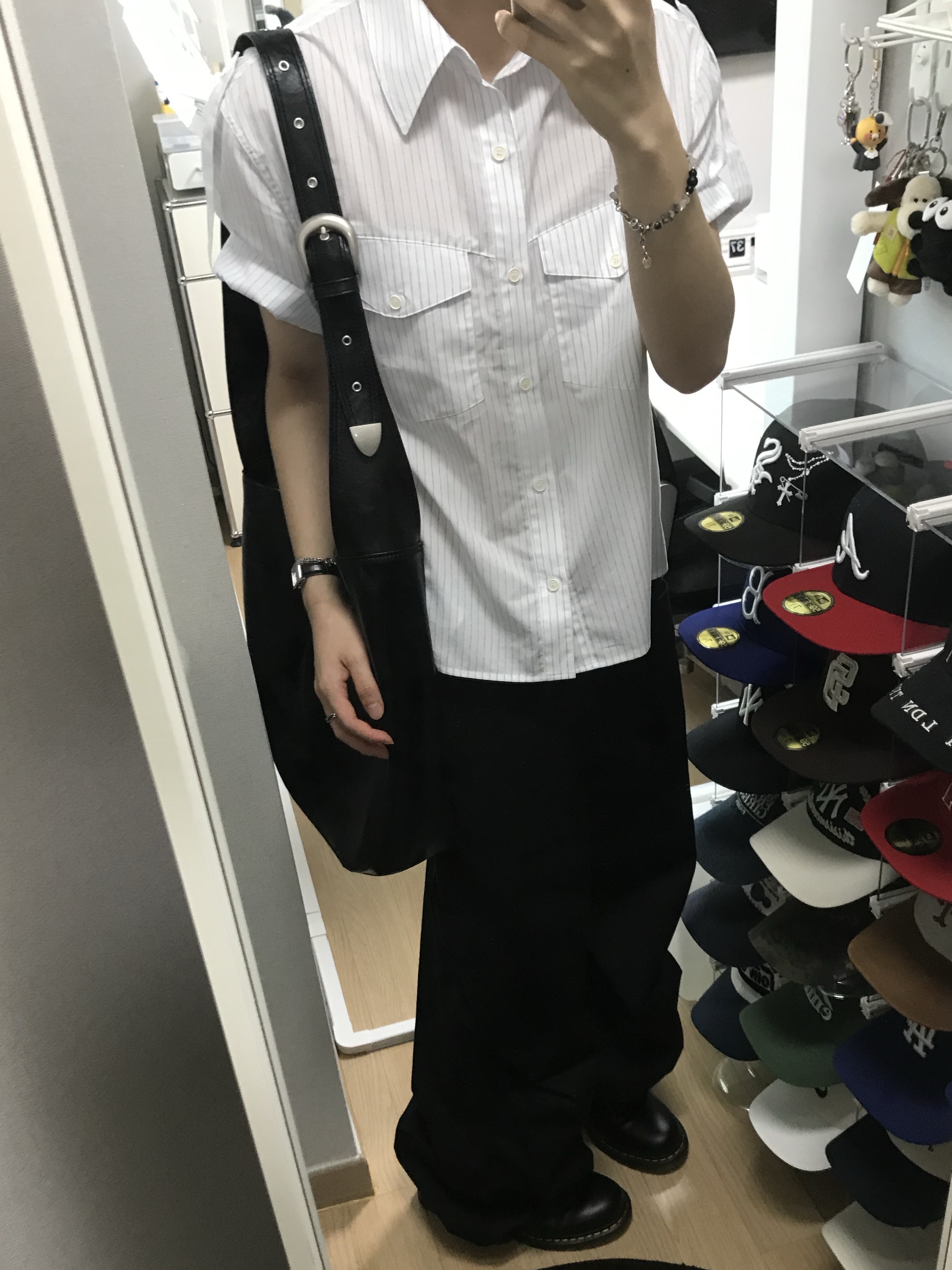 Dr. Martens 1461 Smooth Black, Casio LTP-V007L-7B1 착용 스타일 - 1