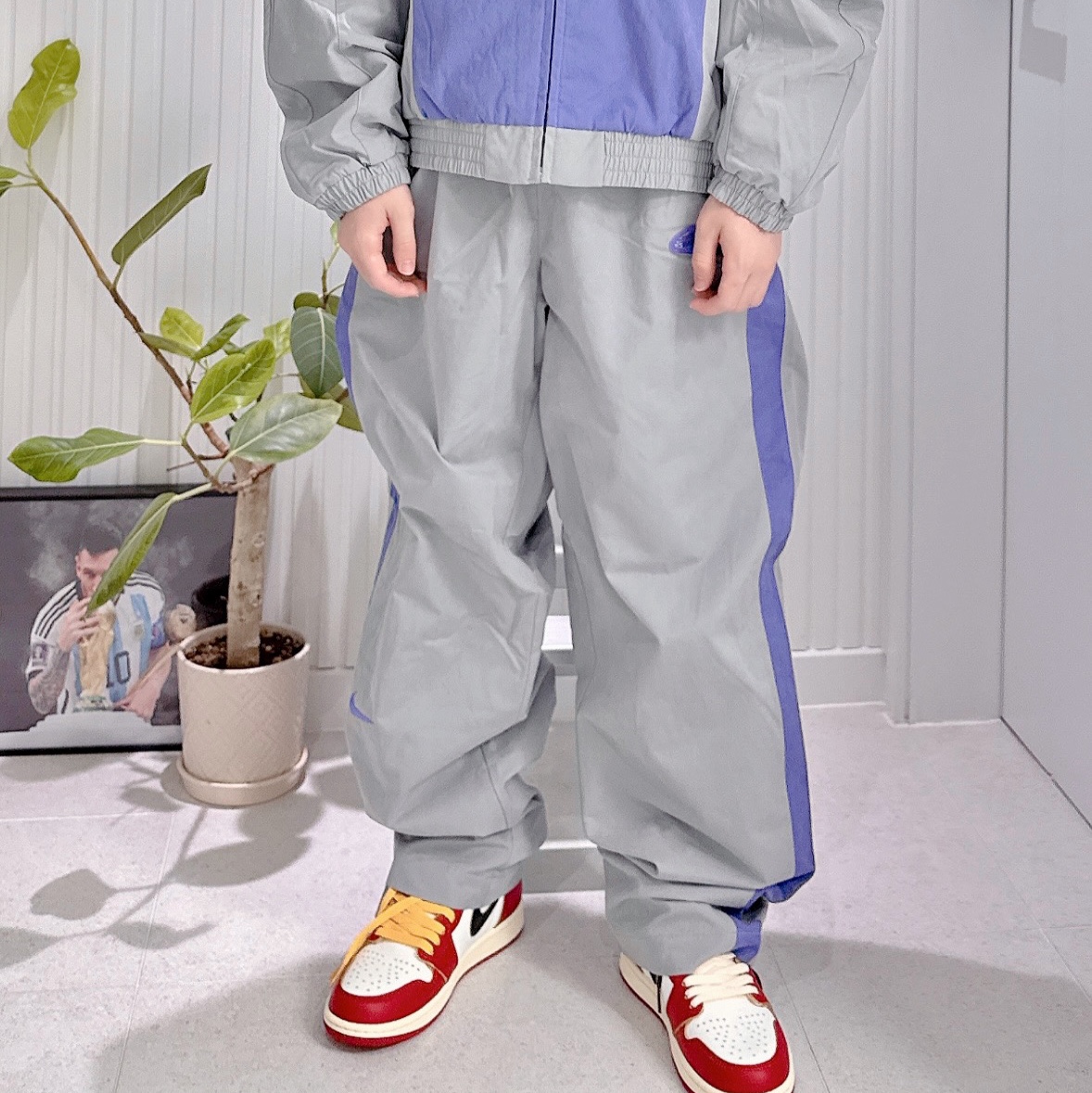 Nike x Patta Track Jacket Particle Grey Sapphire (HJ0712-073) 착용 스타일 - 2