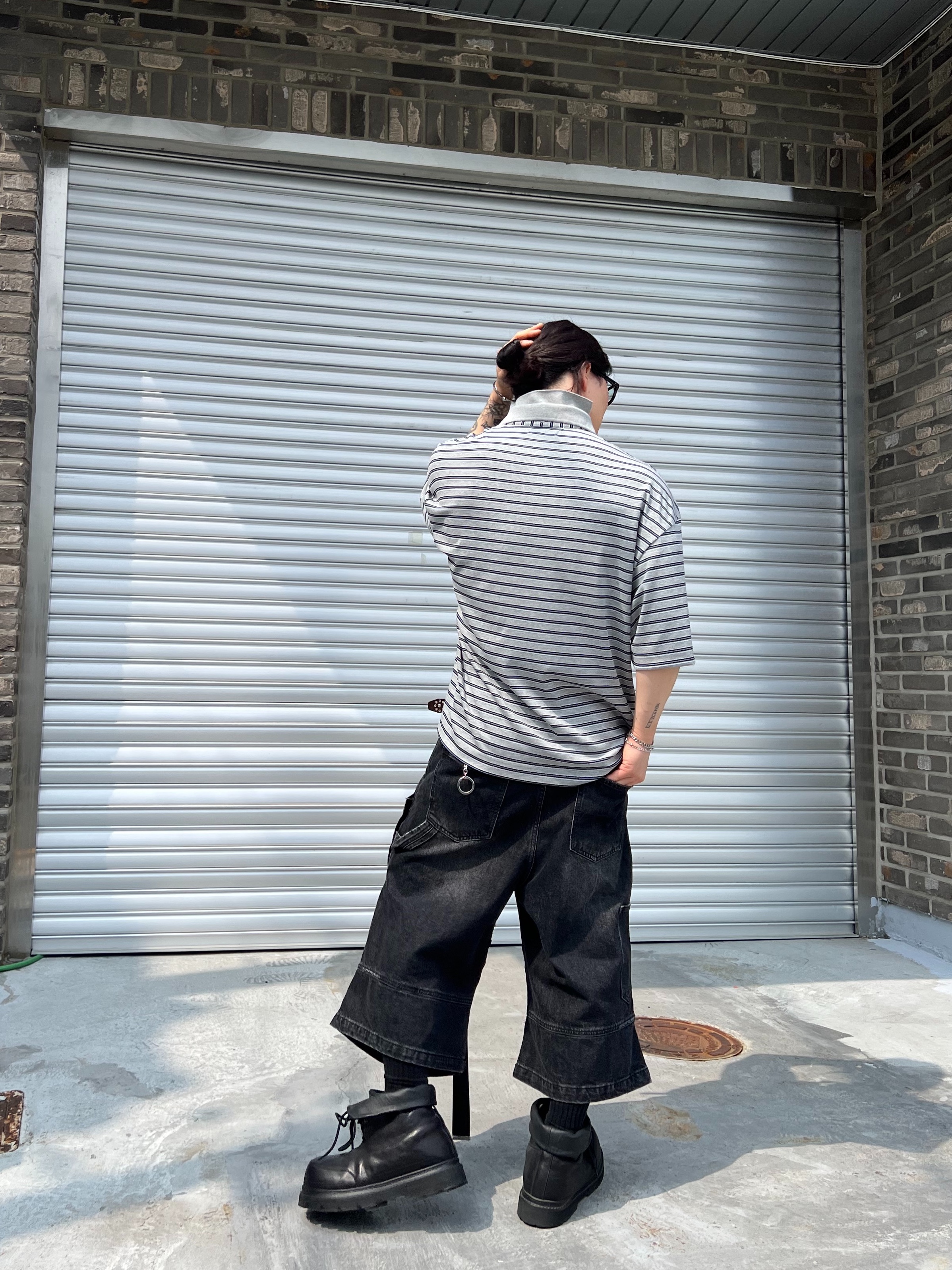 [KREAM 단독] Civision by CSC Double Collar Polo Grey Blue Striped 착용 스타일 - 3