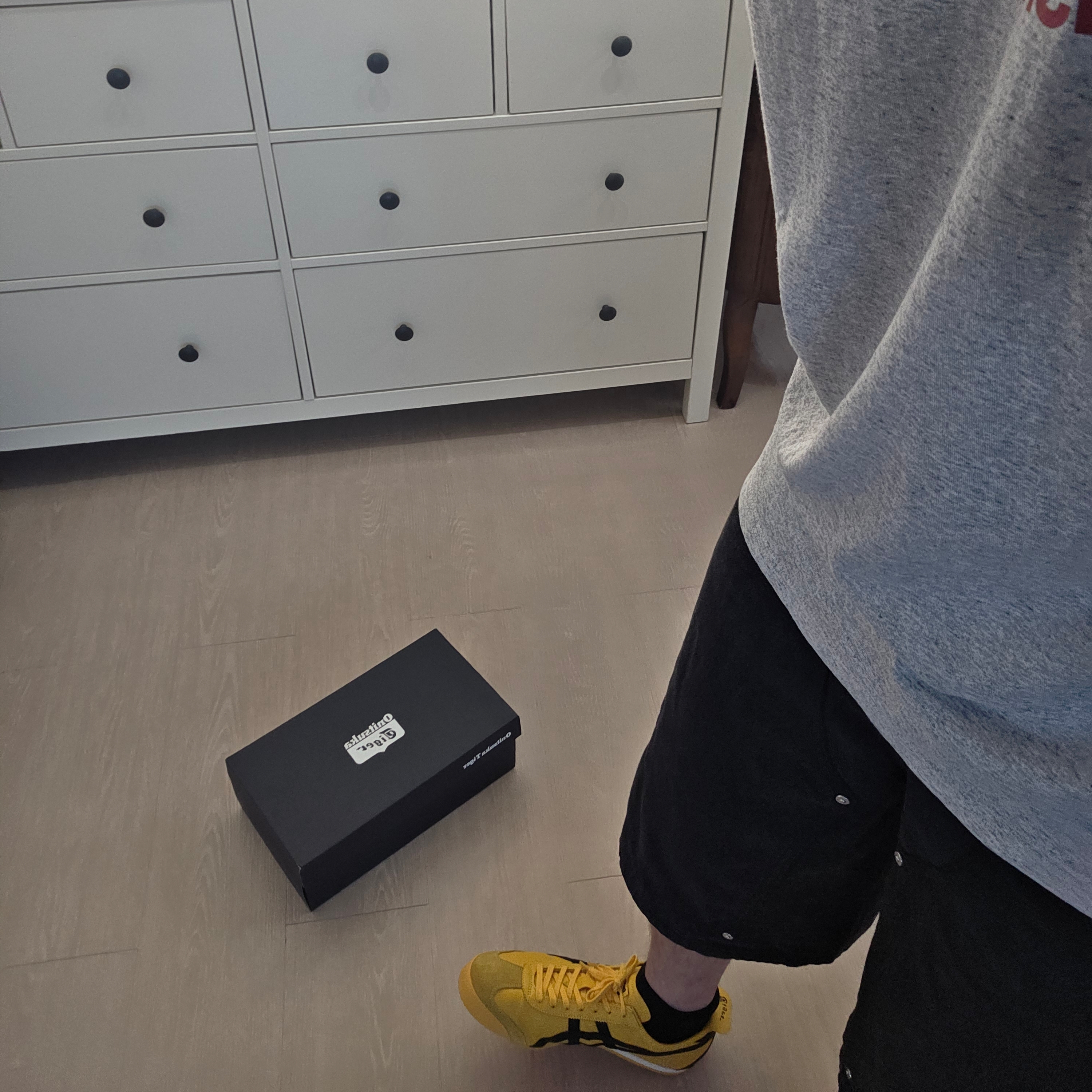 Onitsuka Tiger Mexico 66 Yellow Black 착용 스타일