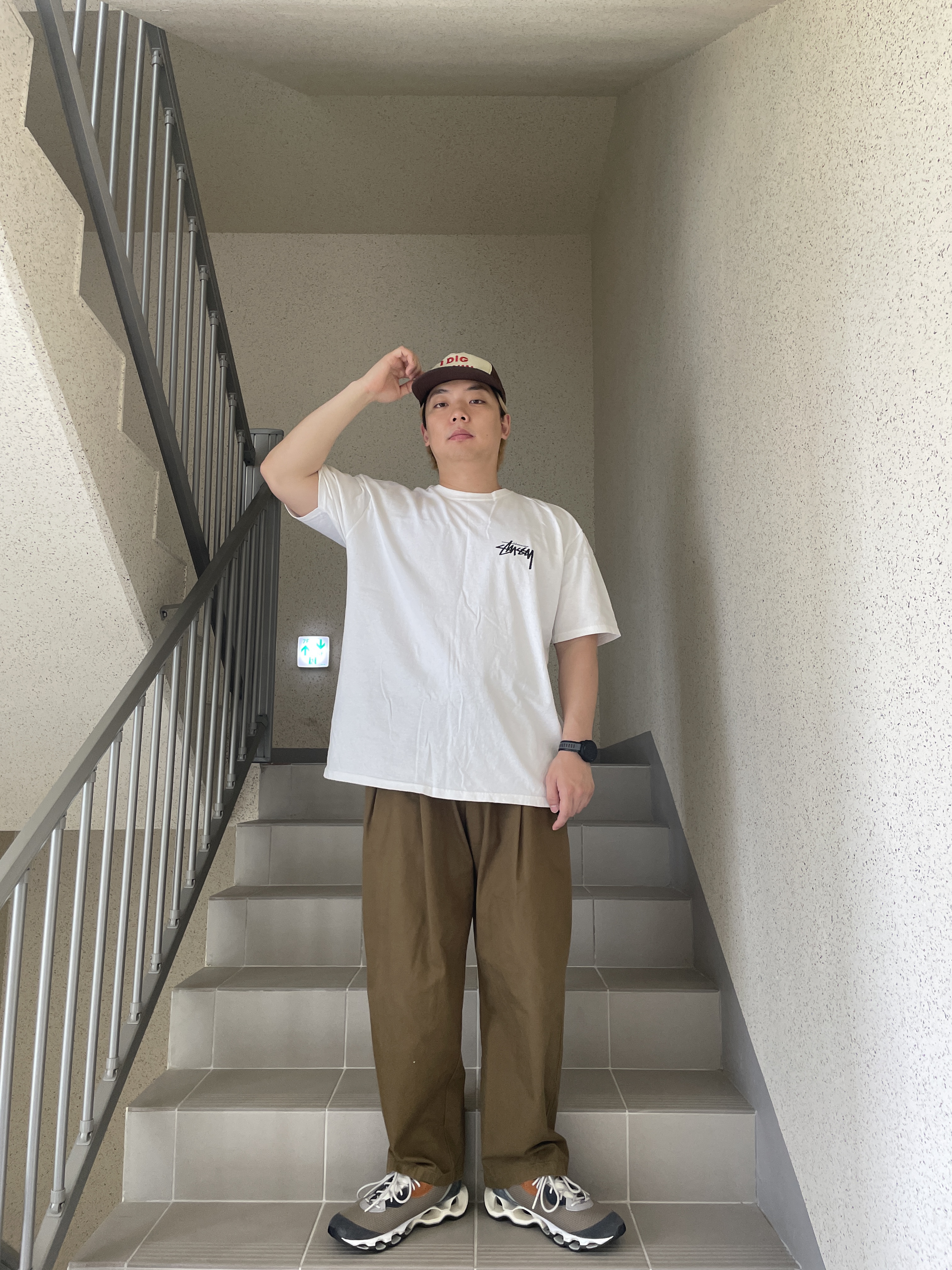 Mizuno Wave Prophecy Beta Fallen Rock, Alex Zono I Dig Running Trucker Hat OG Brown 착용 스타일 - 5