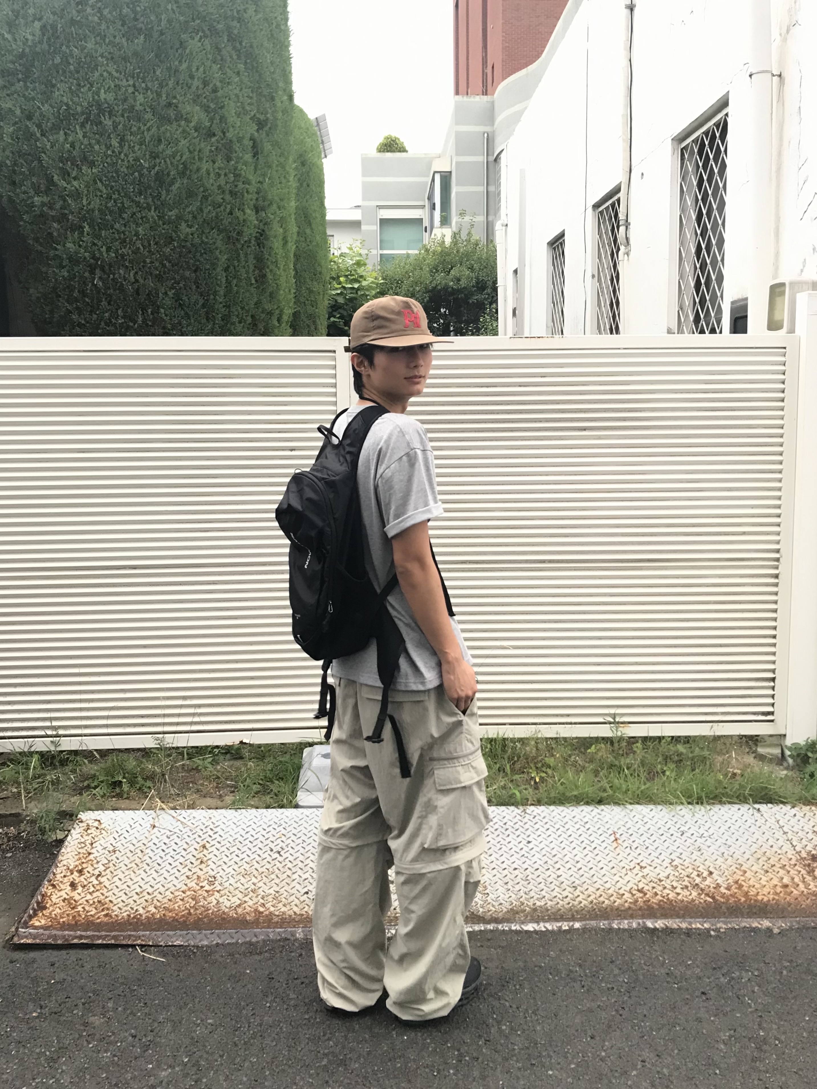 On Running Cloudmonster All Black, Salomon Trailblazer 20 Black 착용 스타일 - 4