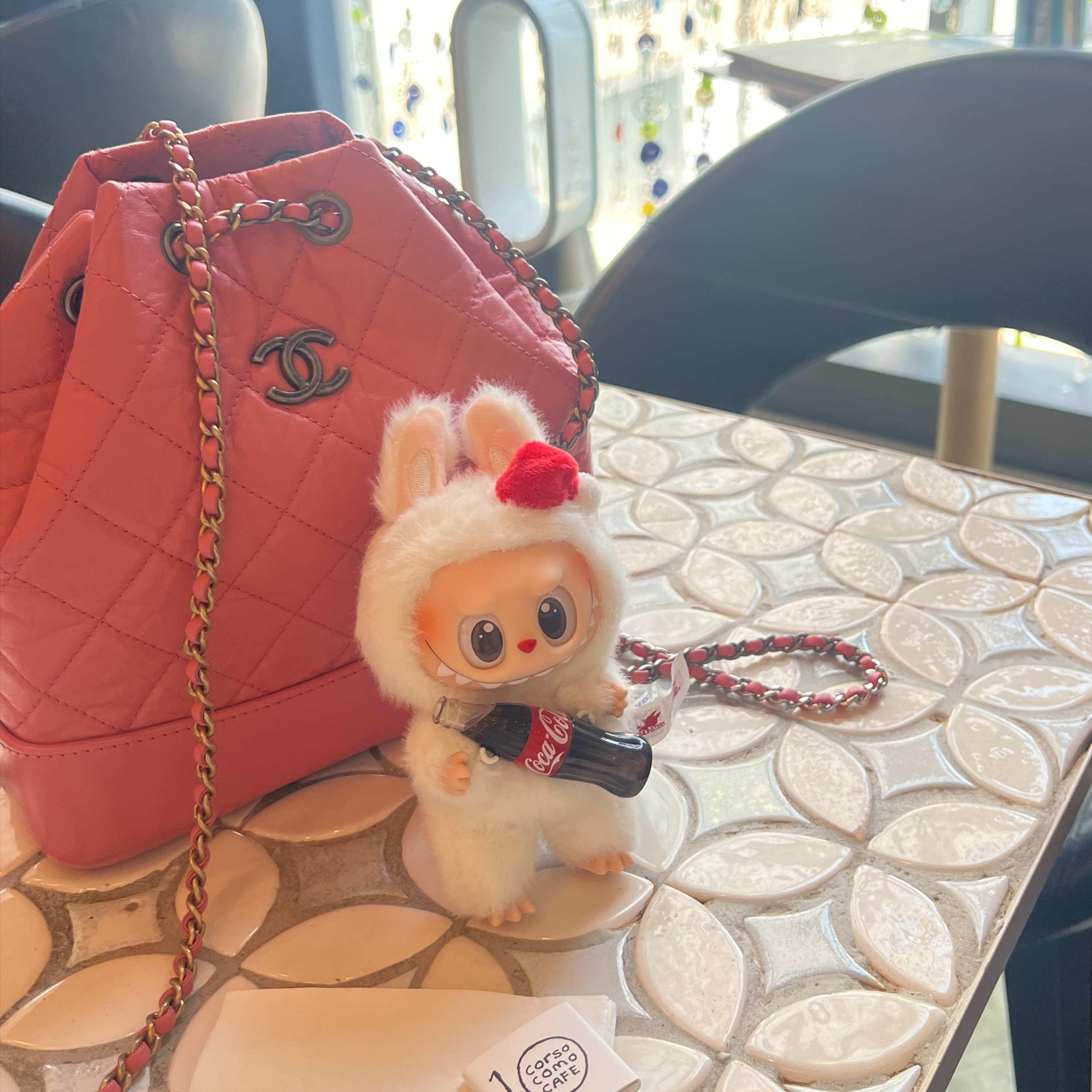 Pop Mart Labubu Coca Cola Series Surprise Shake Keyring (Opened Case) 착용 스타일 - 2