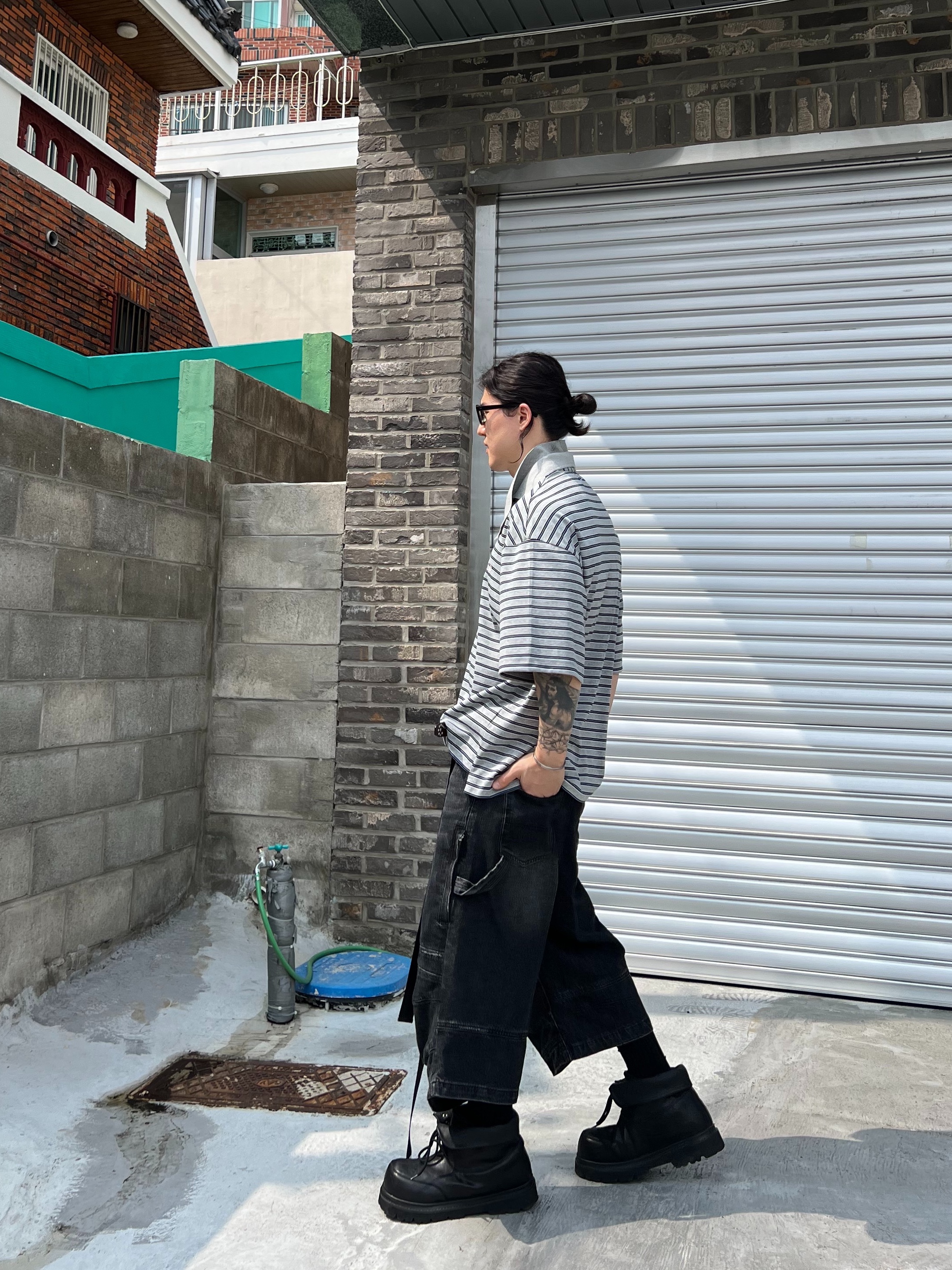 [KREAM 단독] Civision by CSC Double Collar Polo Grey Blue Striped 착용 스타일 - 2