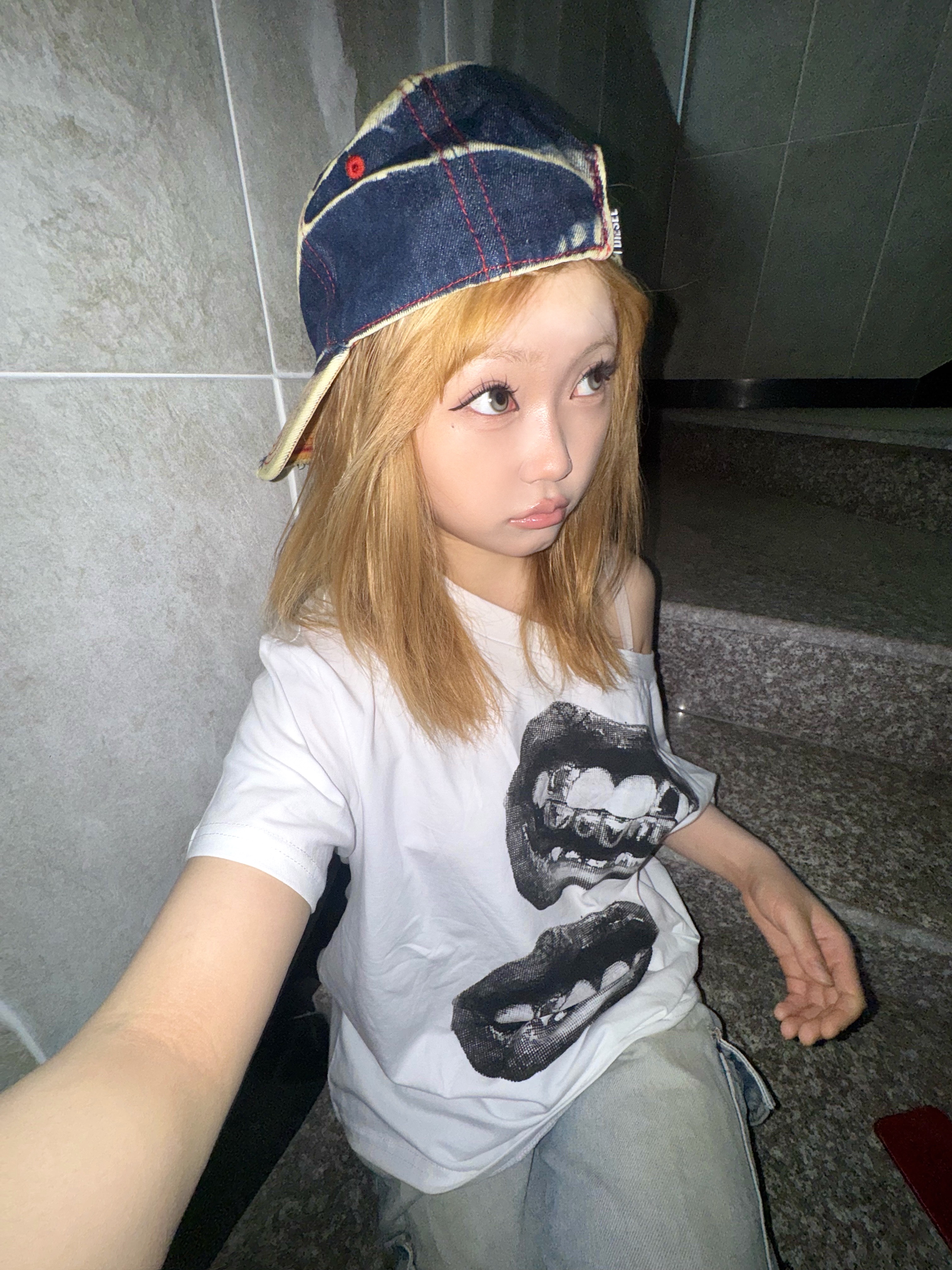 Diesel C-Seymon Treated Denim Baseball Cap Blue White 착용 스타일 - 3