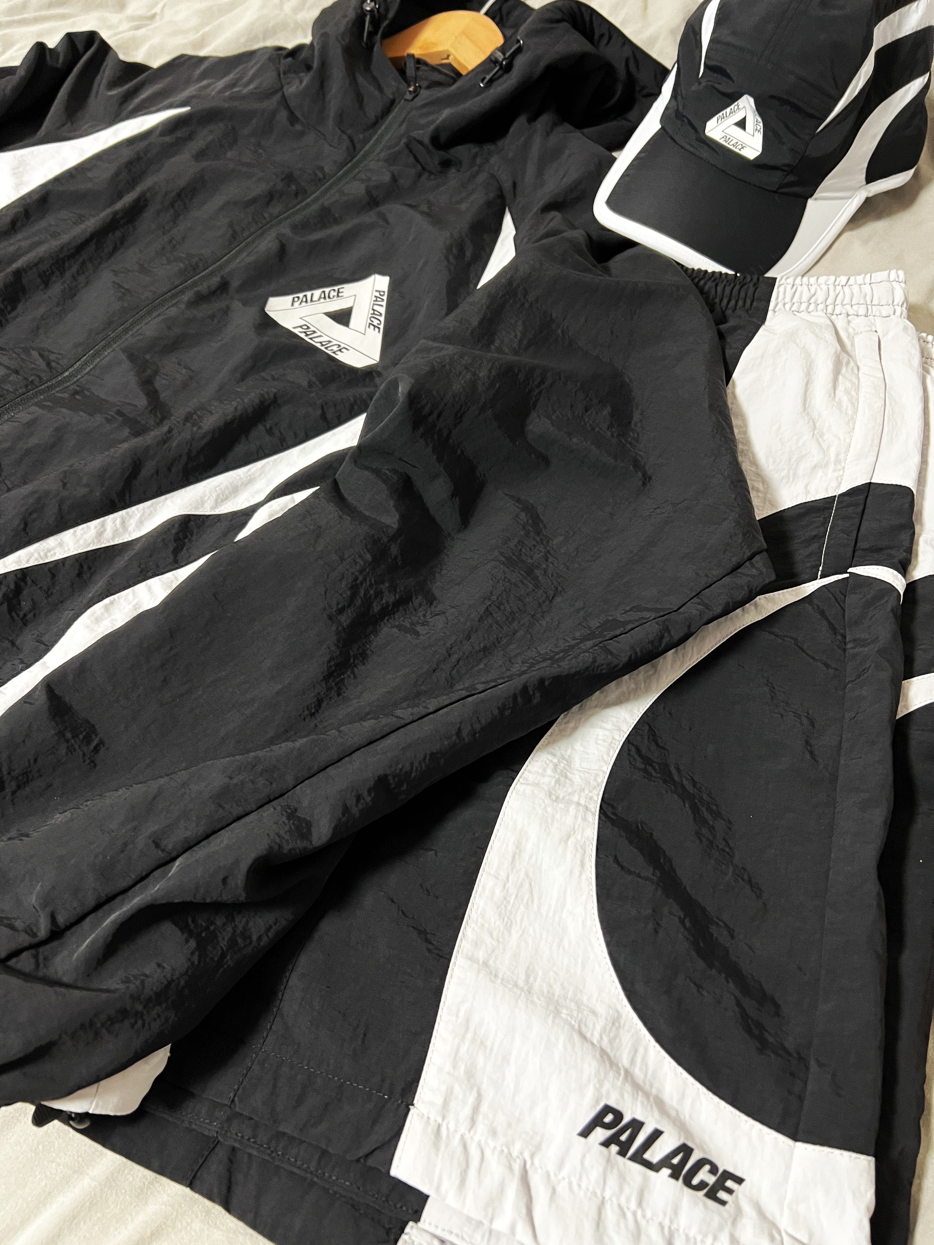 Palace Tri Strike Shell Runner Black - 25SS, Palace P-Track Jacket Black - 25SS 착용 스타일