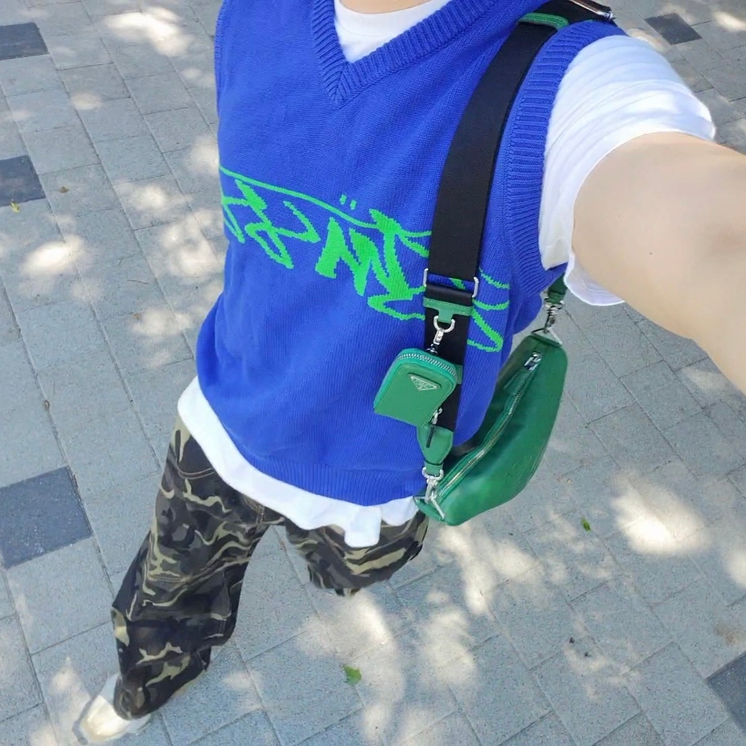Stussy Sweater Vest Blue 착용 스타일 - 2