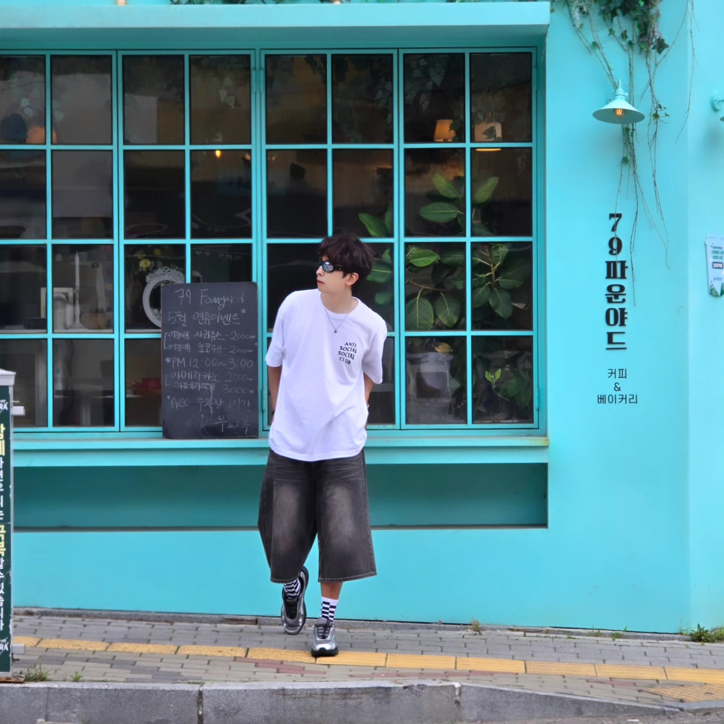 Anti Social Social Club Mind Games S/S Tee White, Samsung Galaxy Watch6 44mm LTE Silver (Korean Ver.) 착용 스타일 - 7